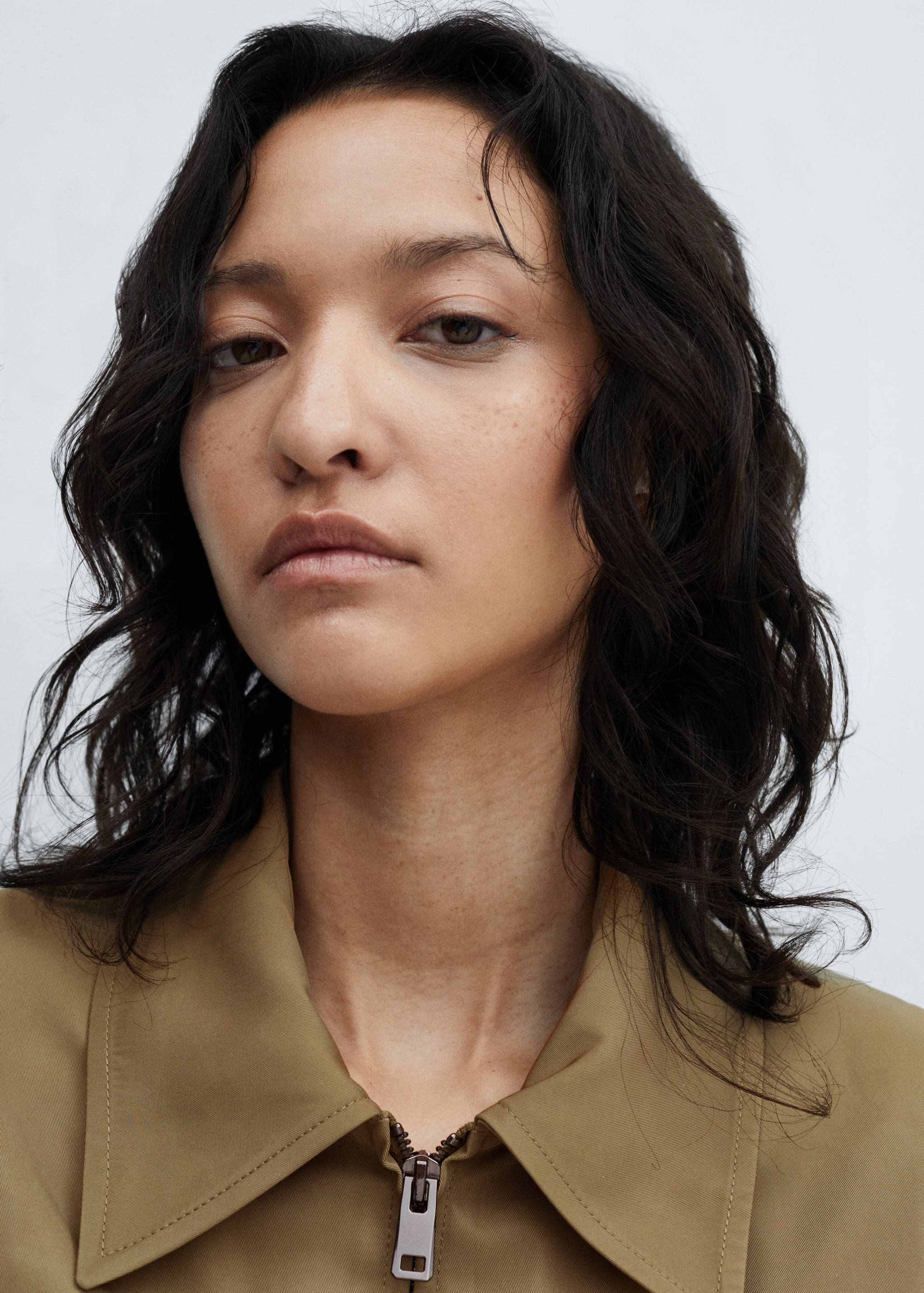 Cropped jacket with pockets - Details of the article 1