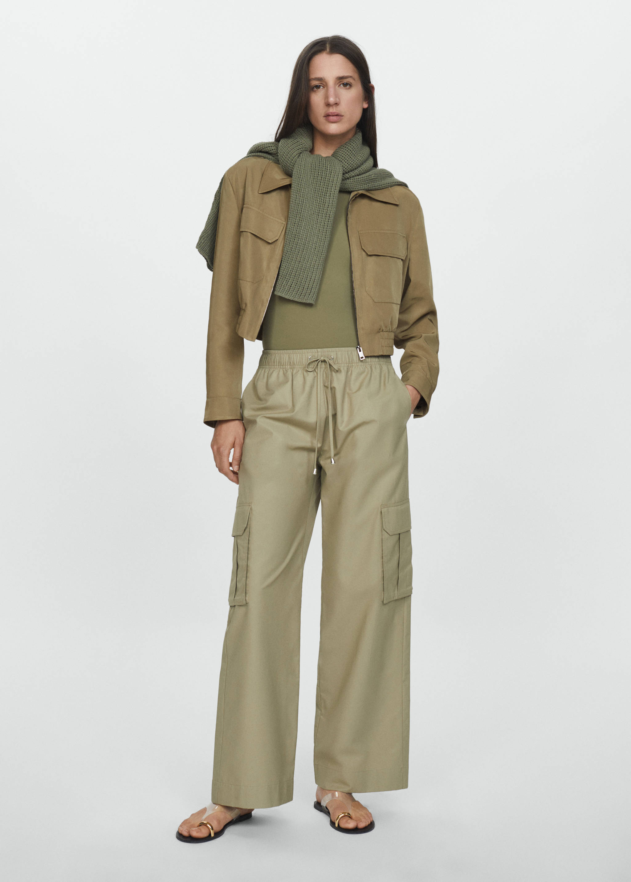 Cropped jacket with pockets - Details of the article 2