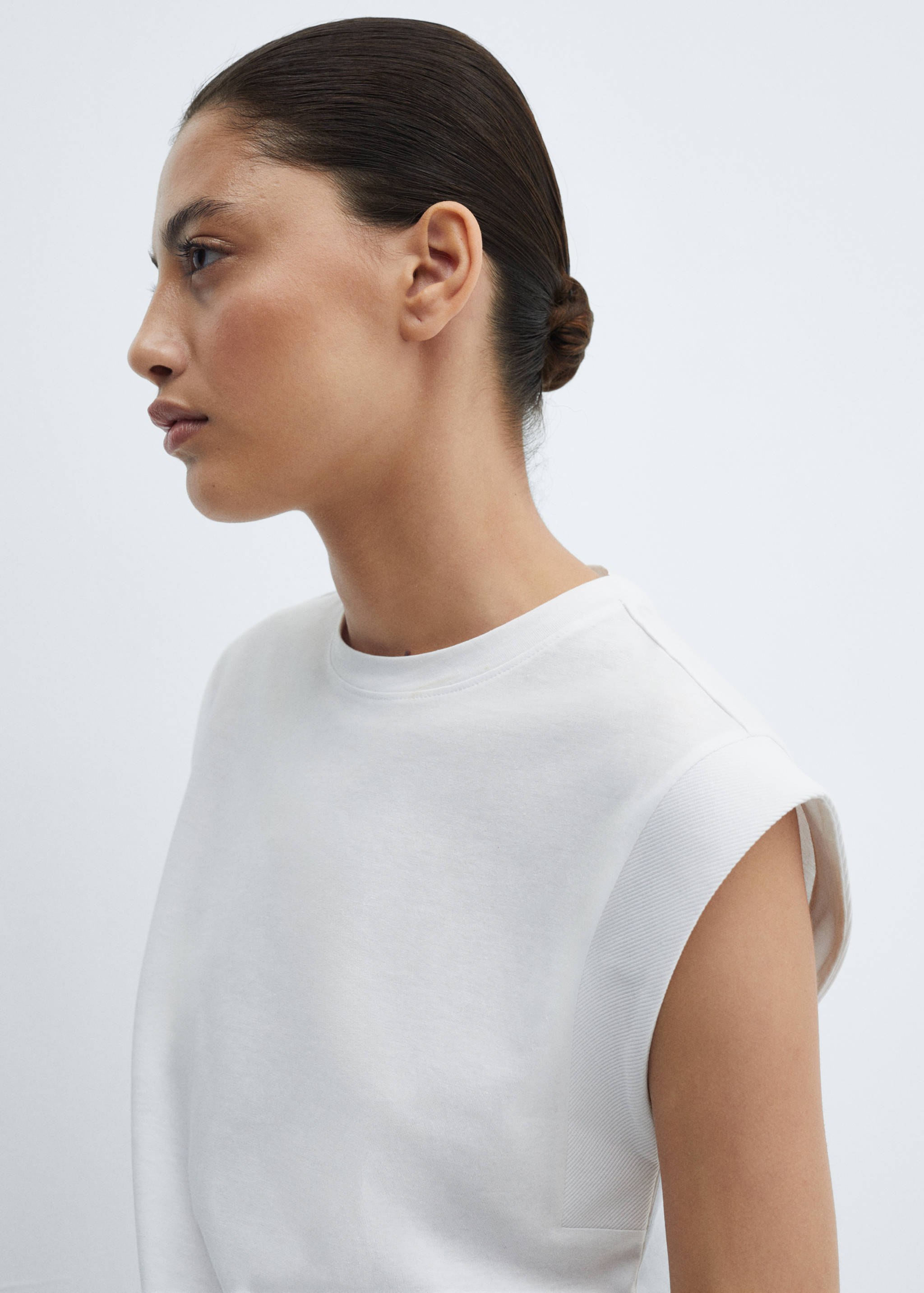 Rounded neck cotton t-shirt - Details of the article 1