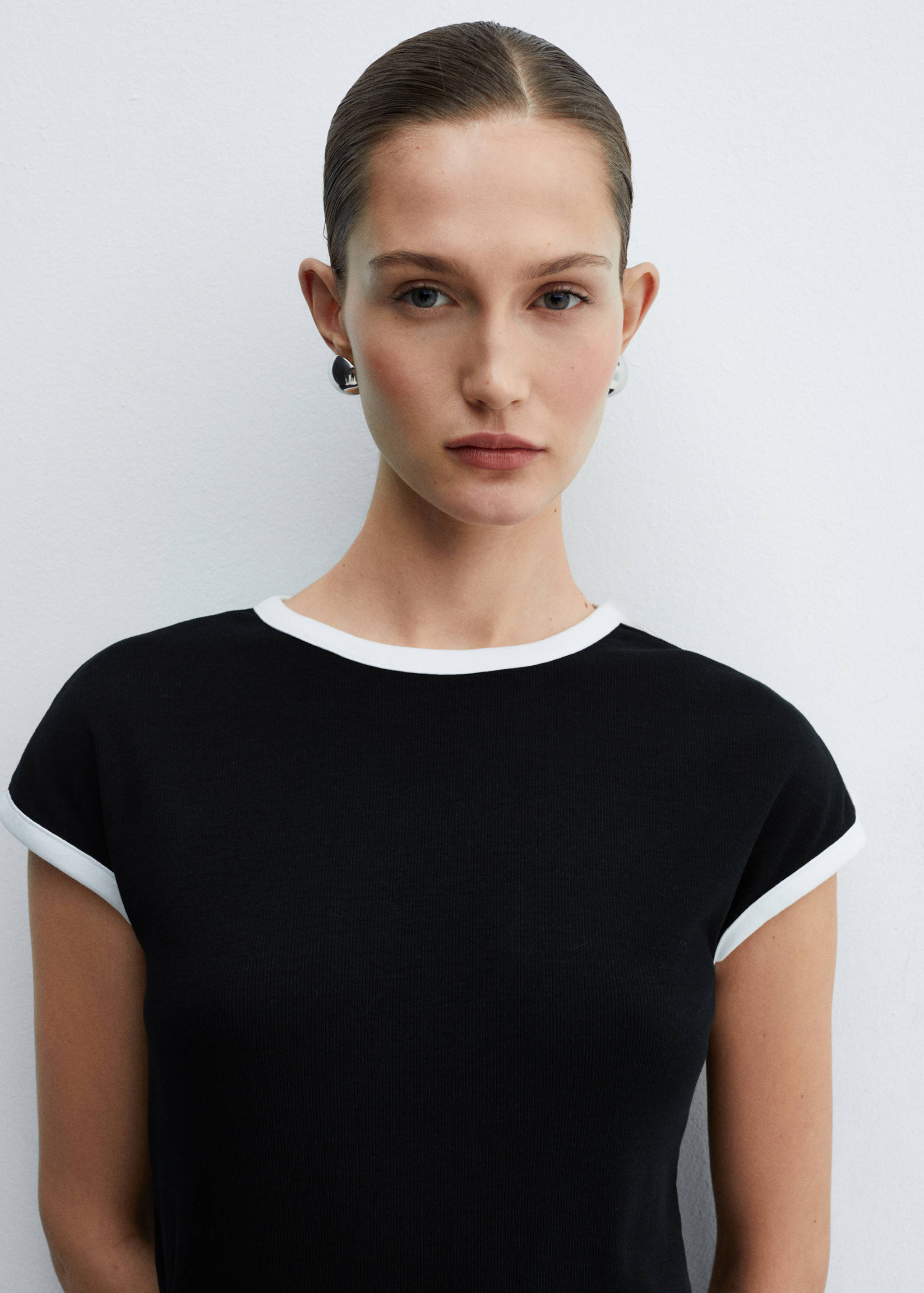 Contrast trim T-shirt - Details of the article 1