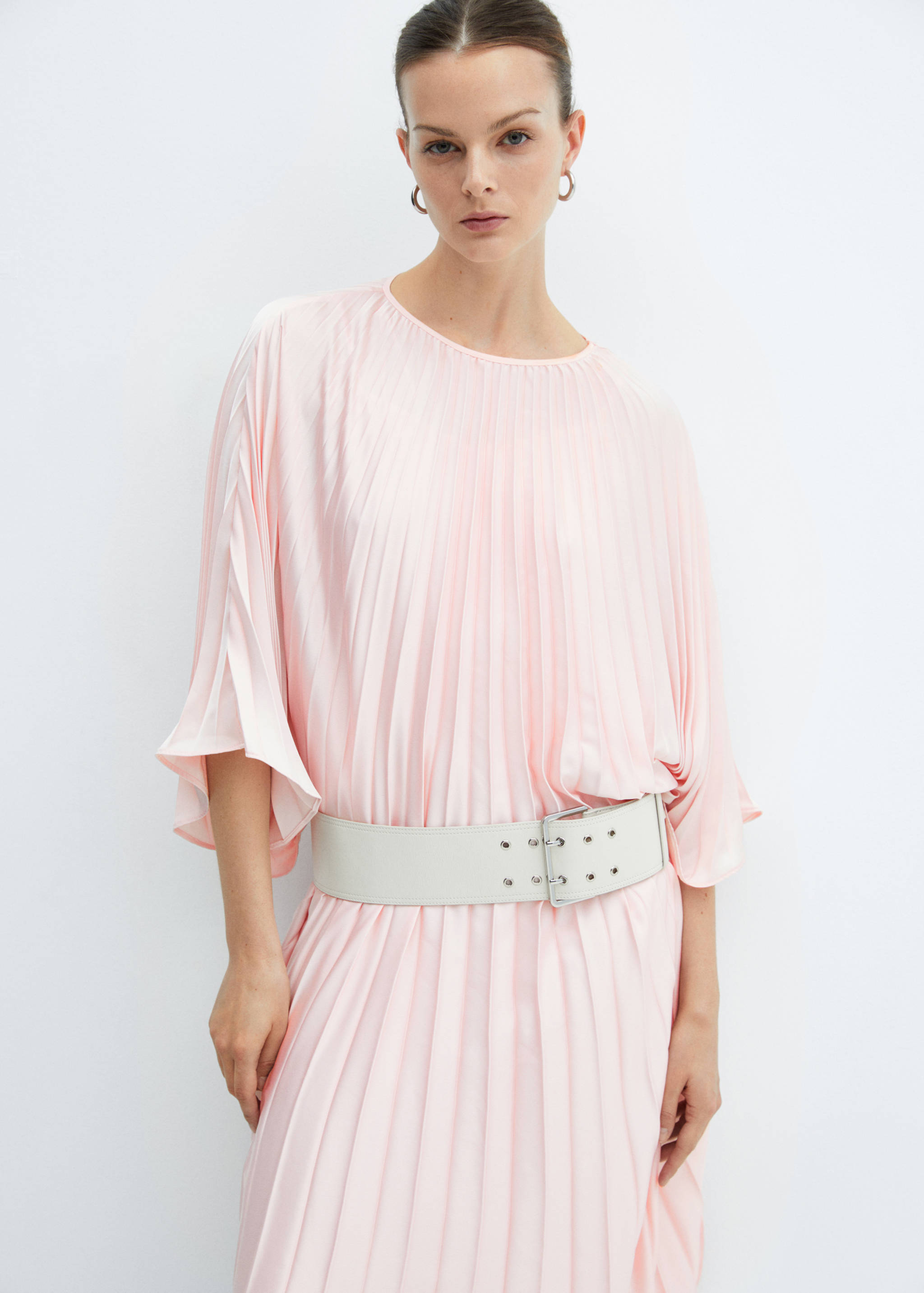 Robe plissée satinée - Détail de l'article 6