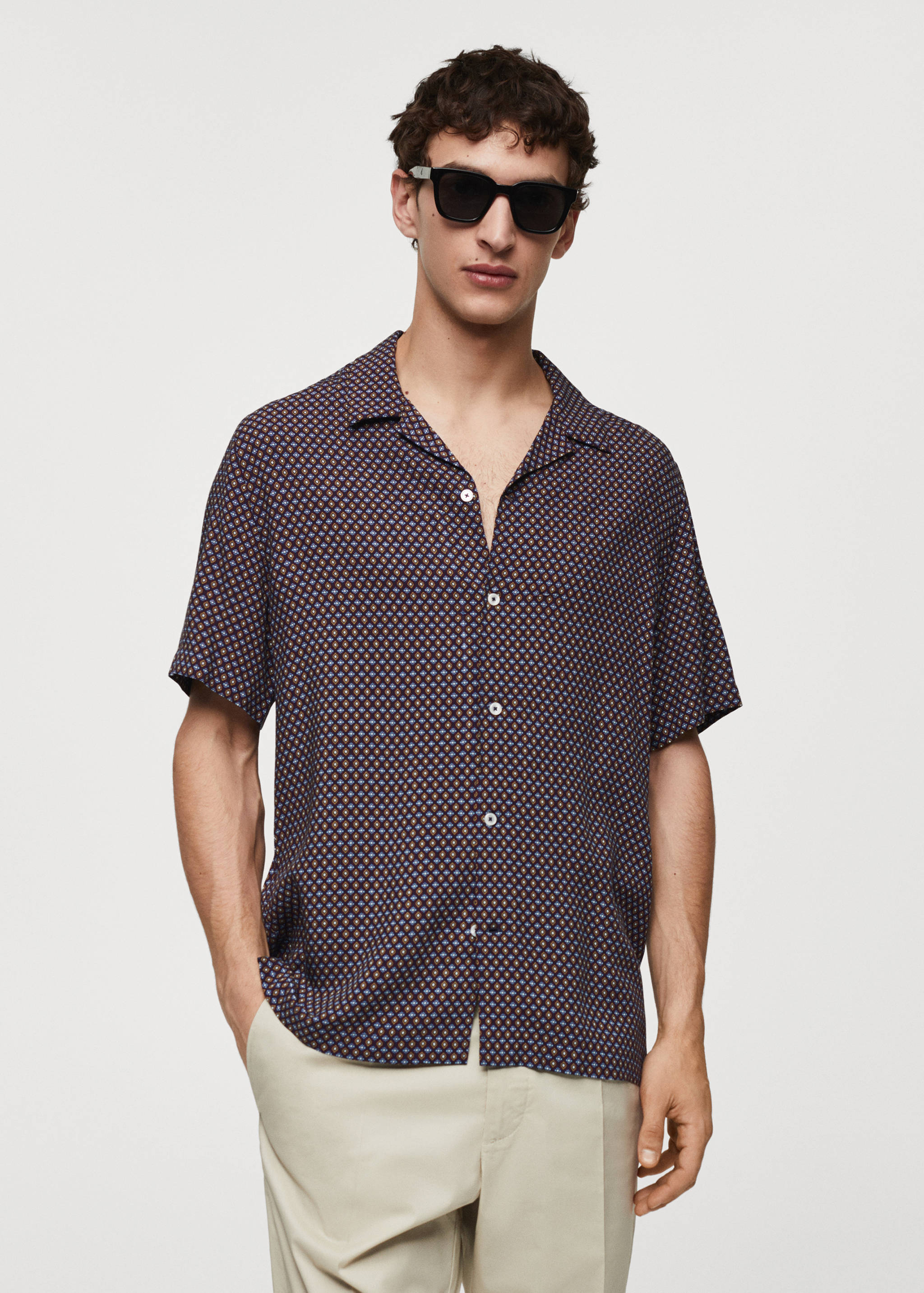 Camisa manga corta regular fit estampado - Plano medio