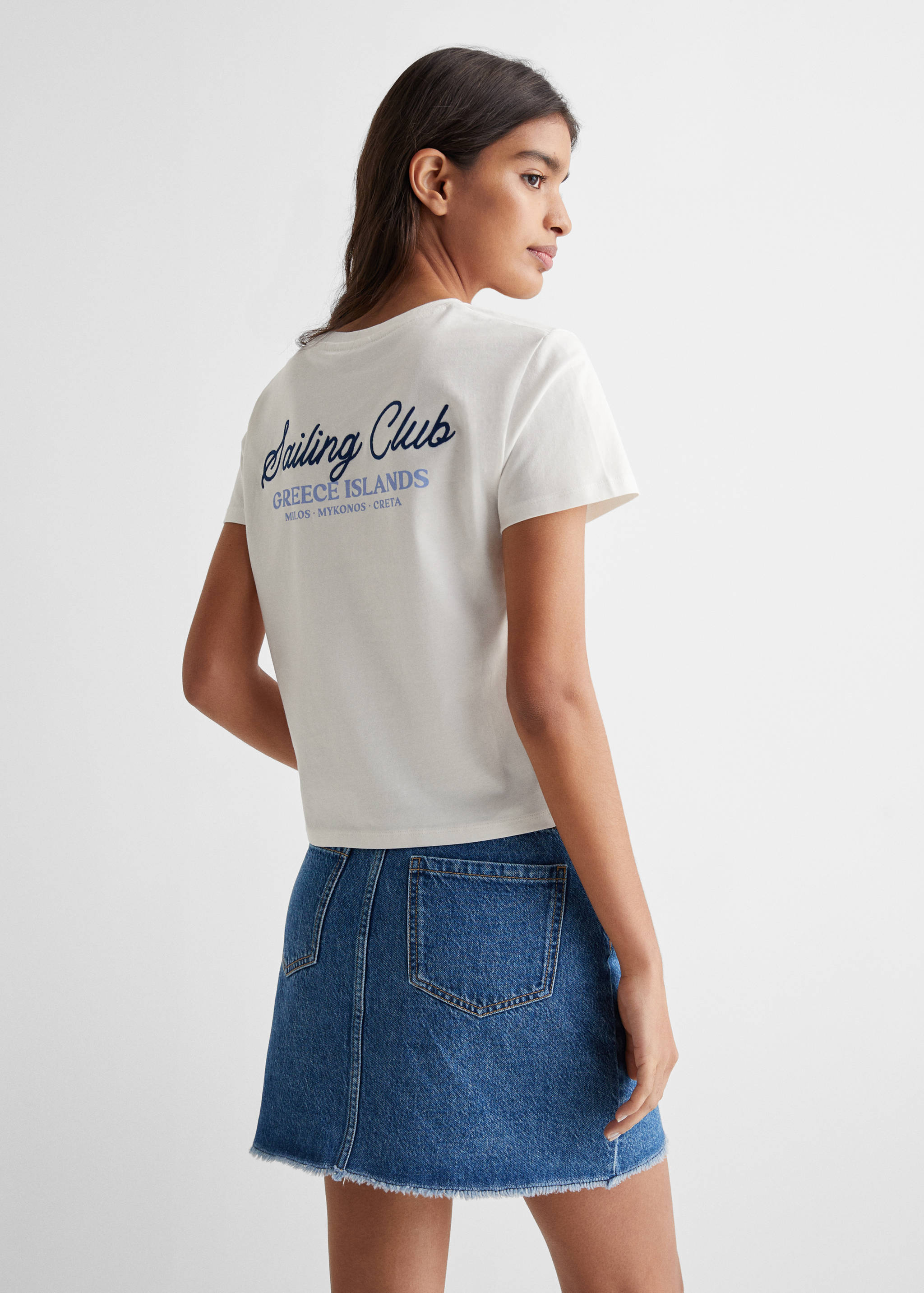 Футболка с вышитой надписью - Обратная сторона изделия