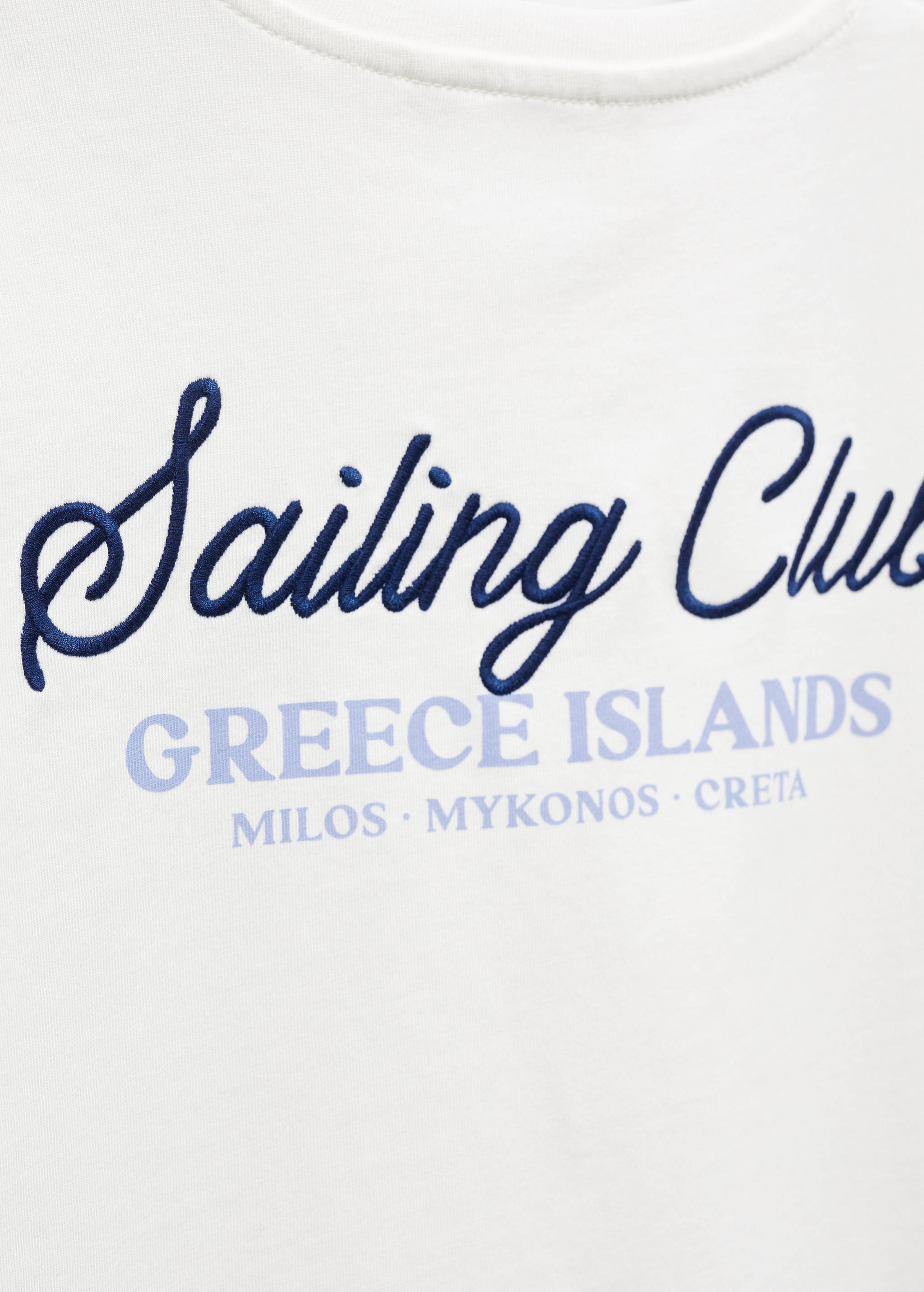 Футболка с вышитой надписью - Деталь изделия 8