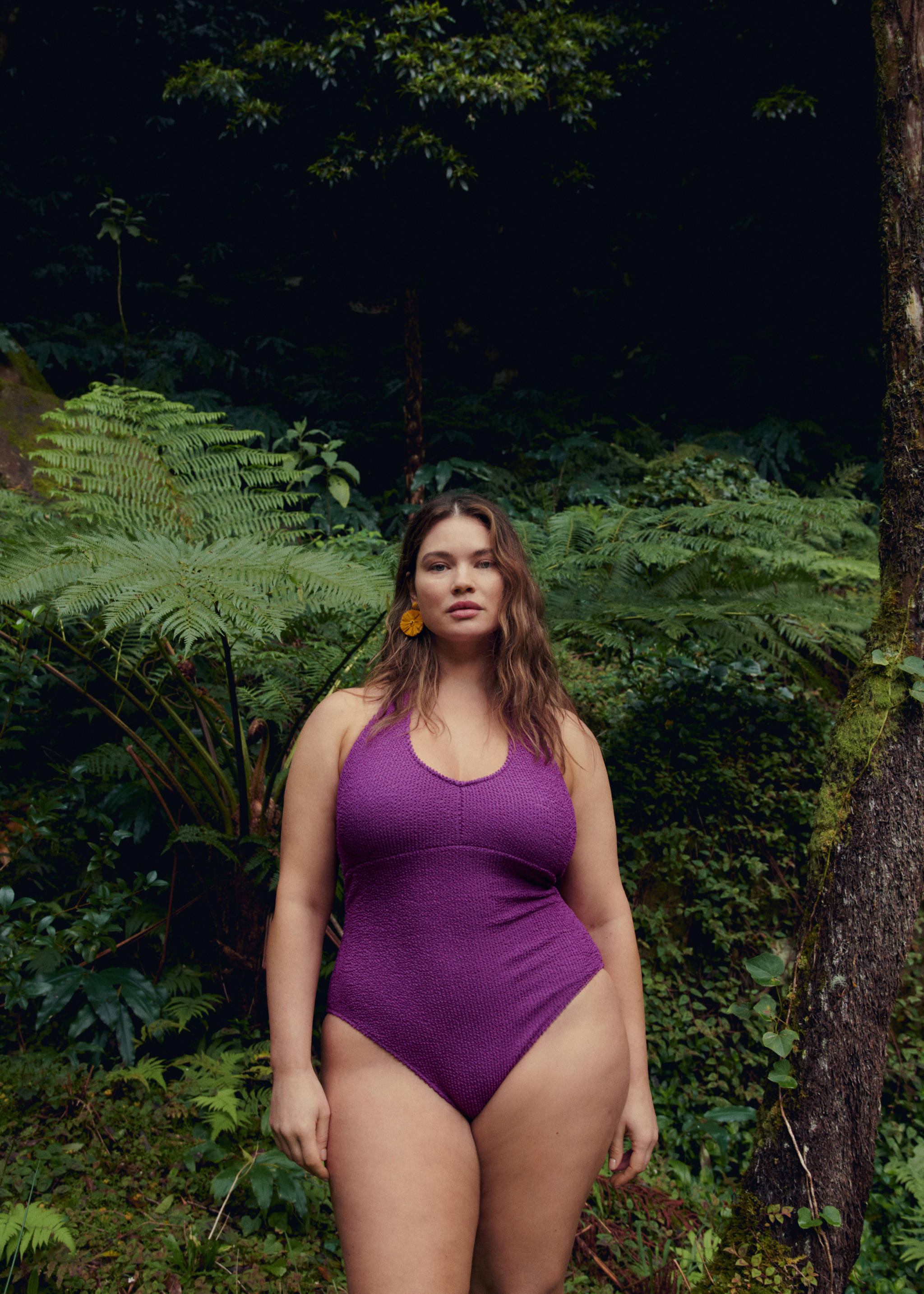 Halter neck swimsuit - Details of the article 6