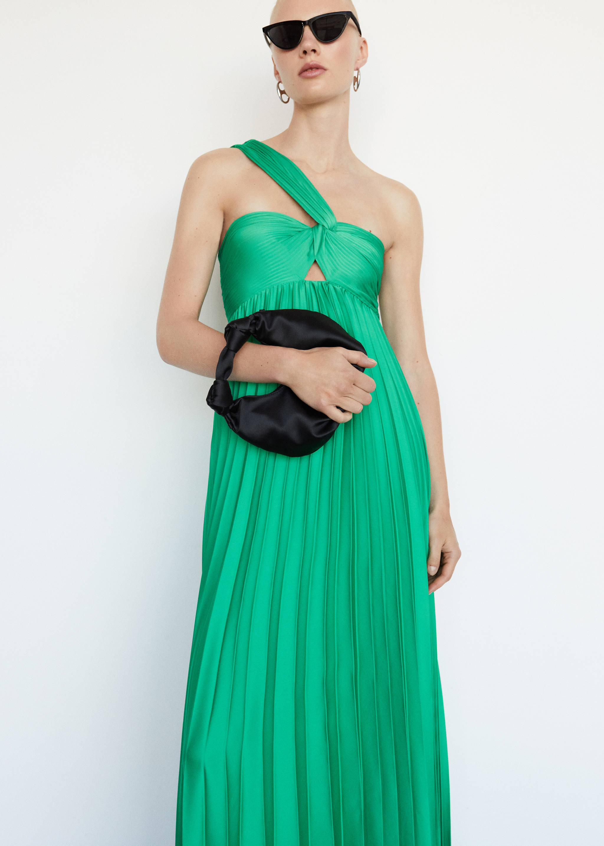 Атласная сумка для ношения в руке - Общий план