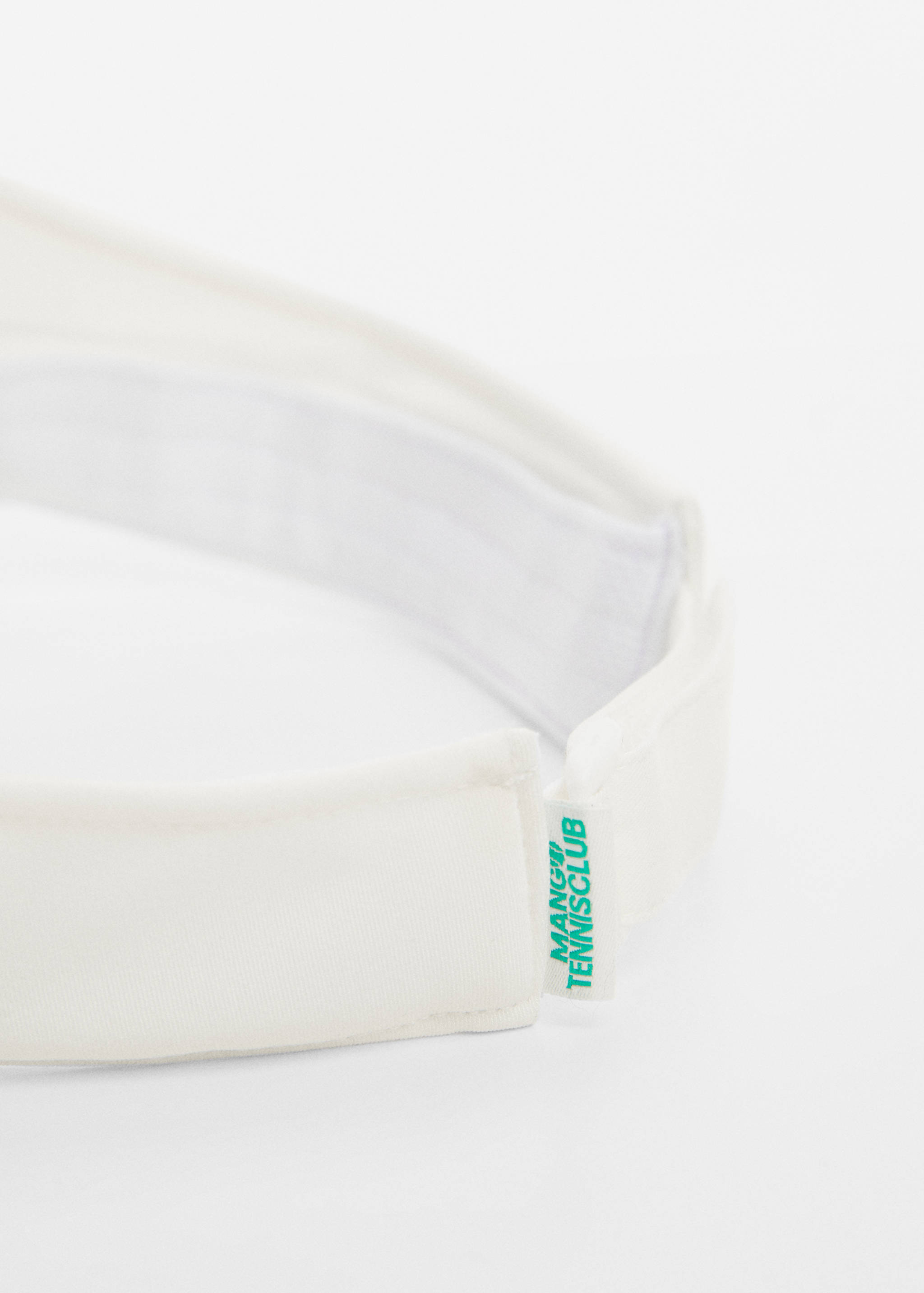 Cap with visor and logo - Details of the article 1