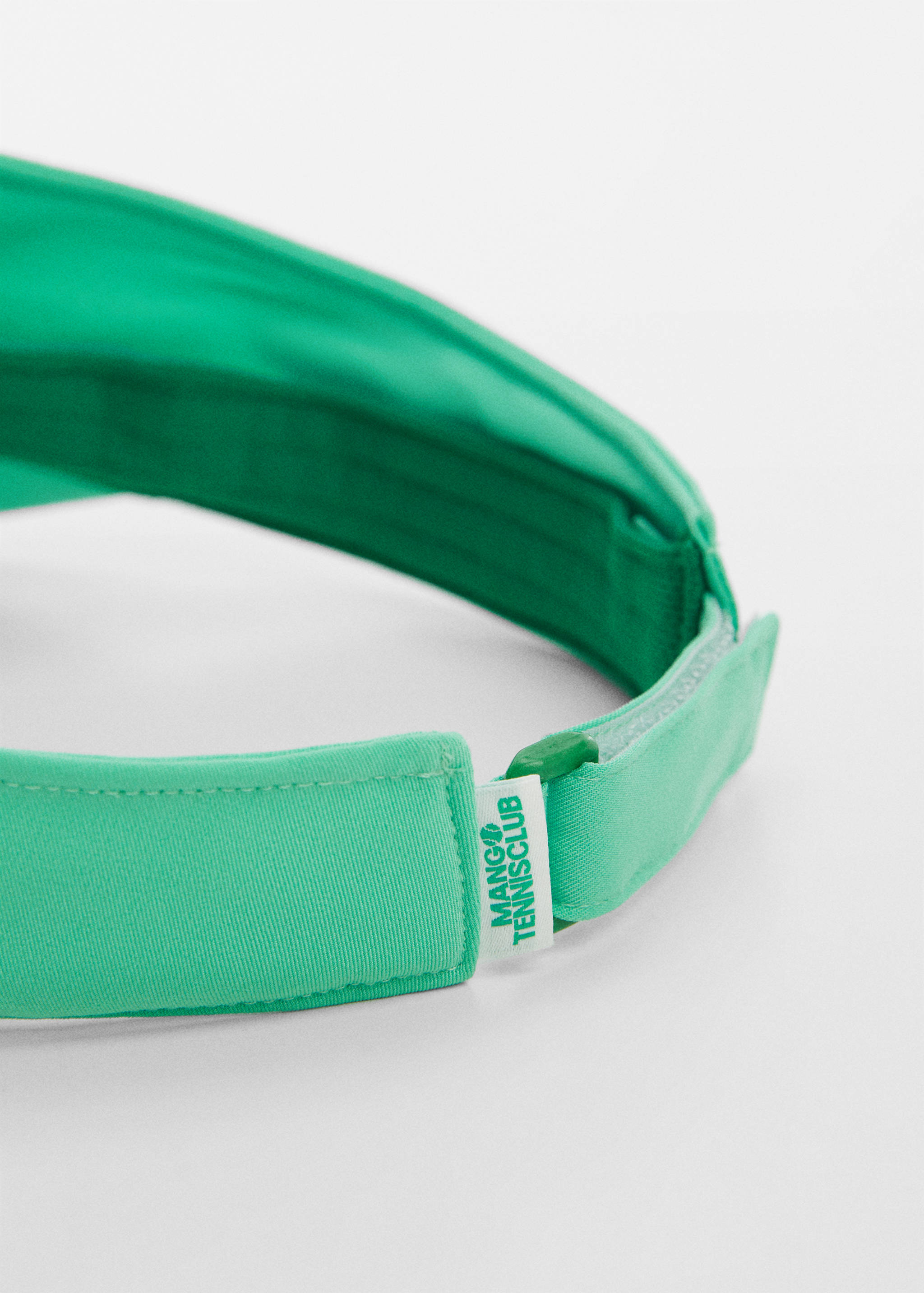 Cap with visor and logo - Details of the article 1