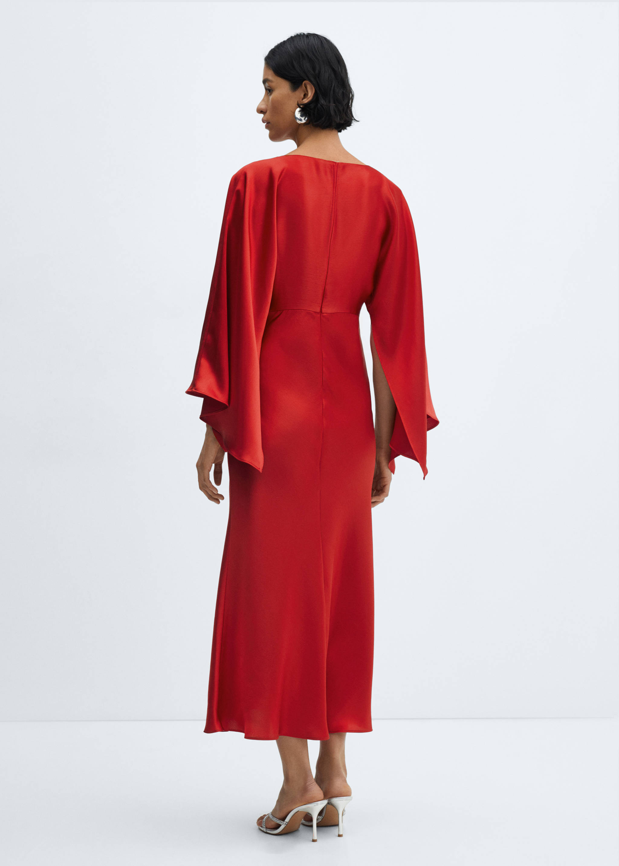 Flared-sleeve satin dress - Reverse of the article