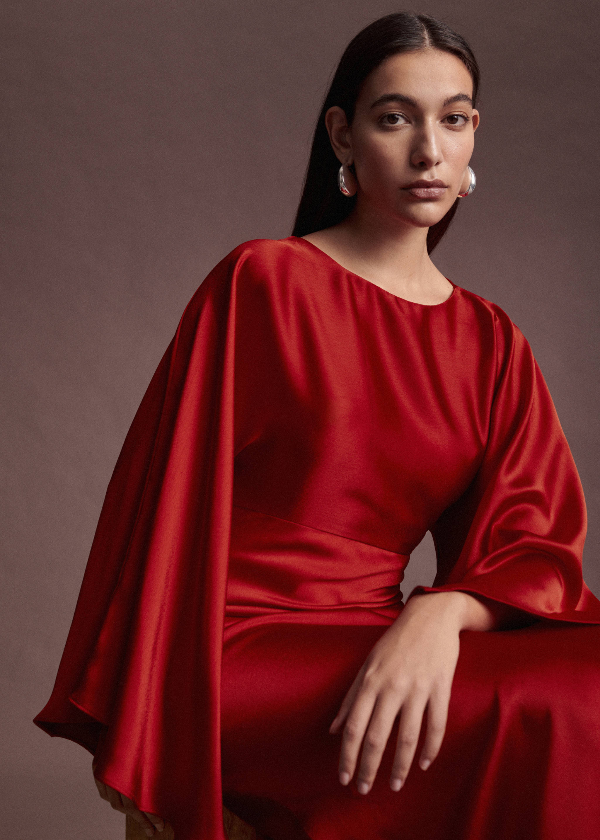 Flared-sleeve satin dress - Details of the article 6