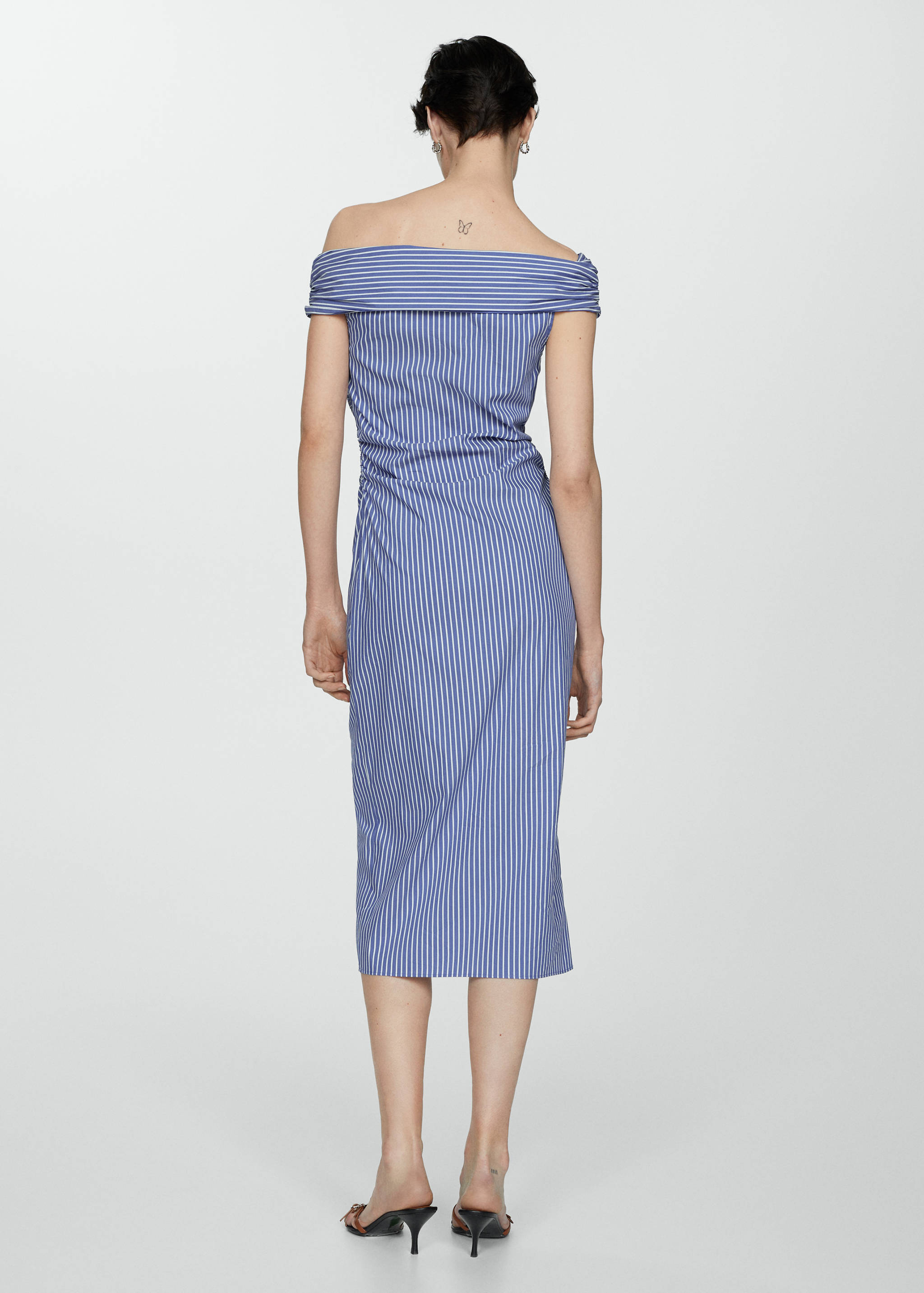 Vestido rayas hombros descubiertos - Reverso del artículo