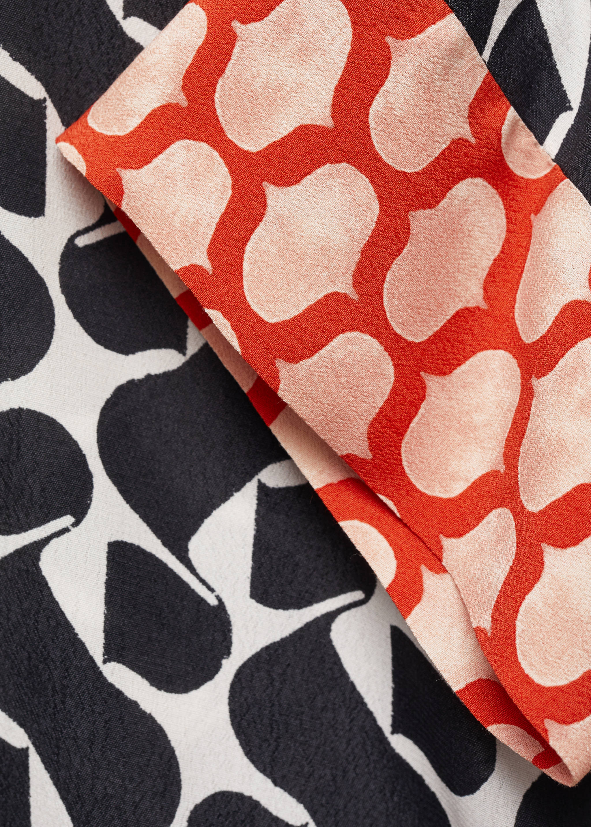 Blus bermotif dengan model kontras - Rincian barang 8