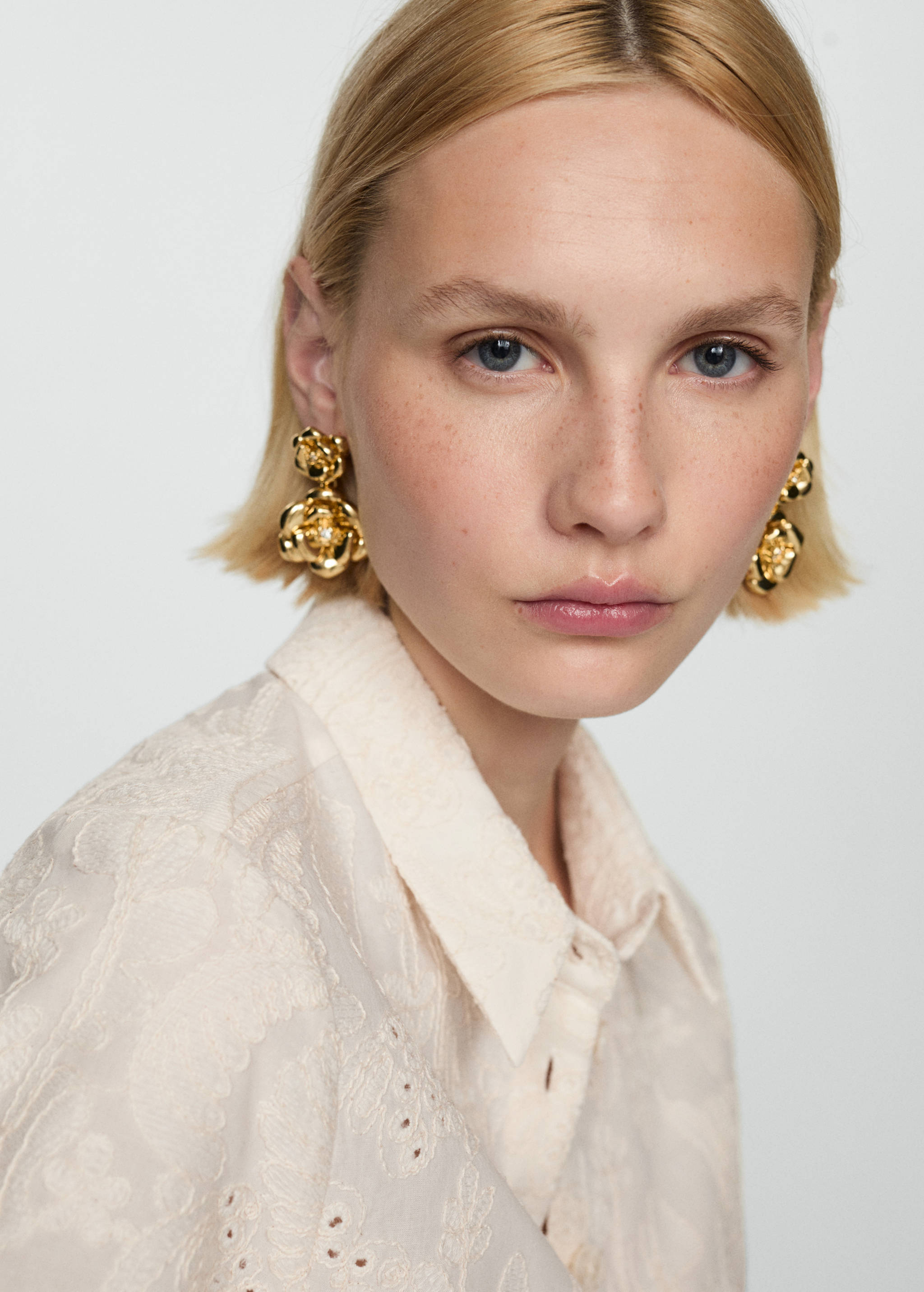 Сорочка з вишитими деталями - Детальніше про товар 1