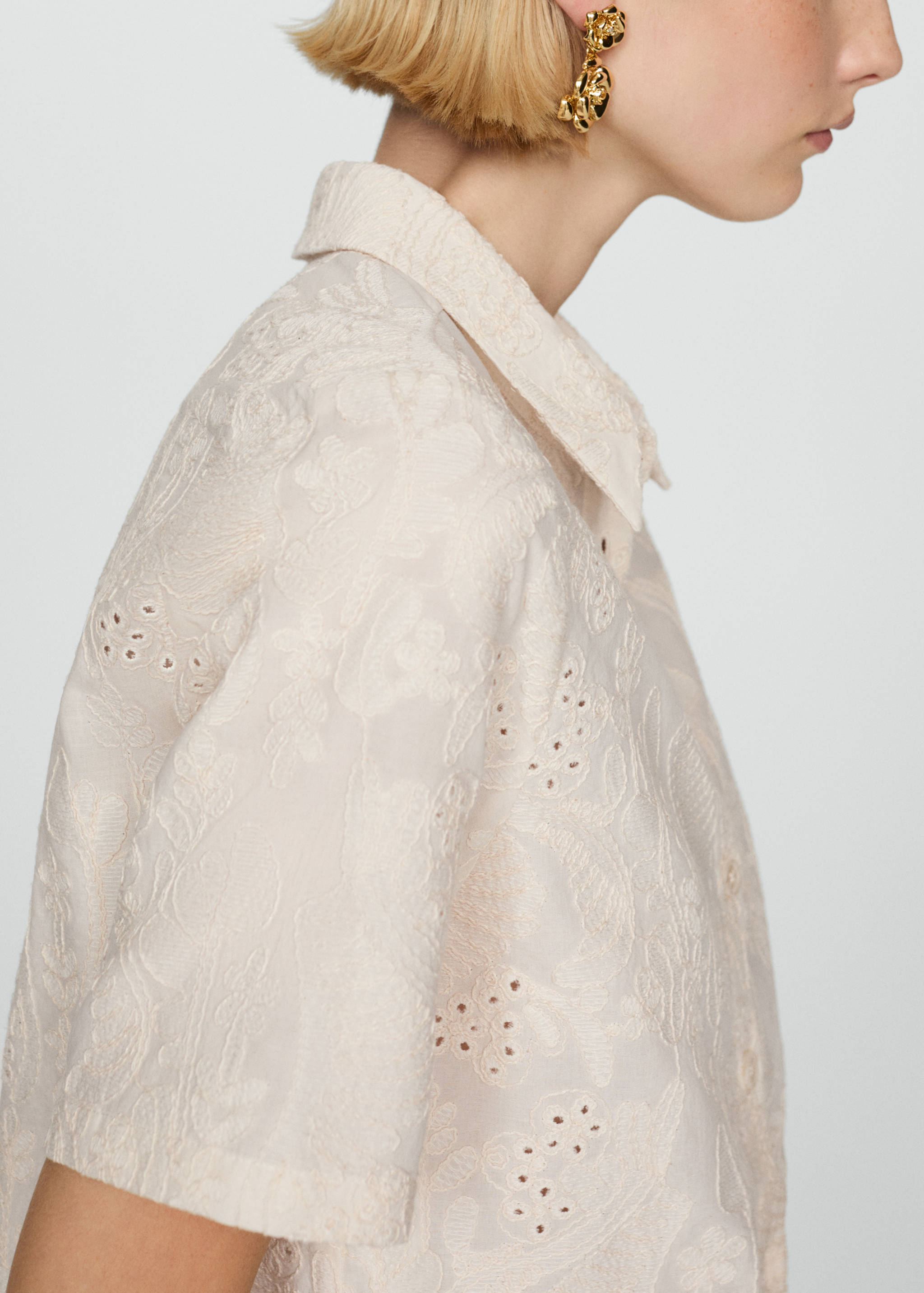 Сорочка з вишитими деталями - Детальніше про товар 6