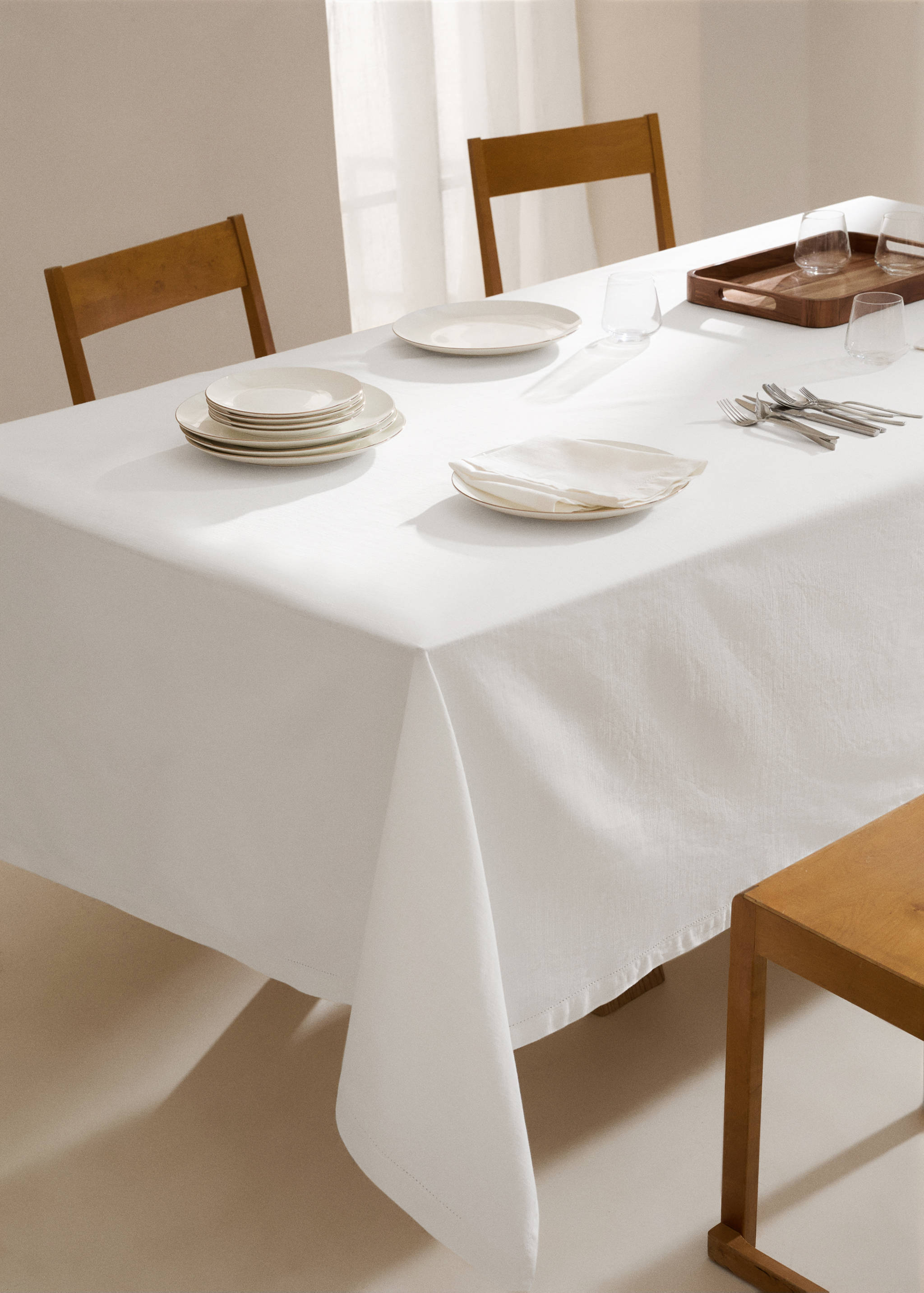 Tischdecke mit Hohlsaumstickerei für 8 bis 10 Personen - Allgemeine Ansicht