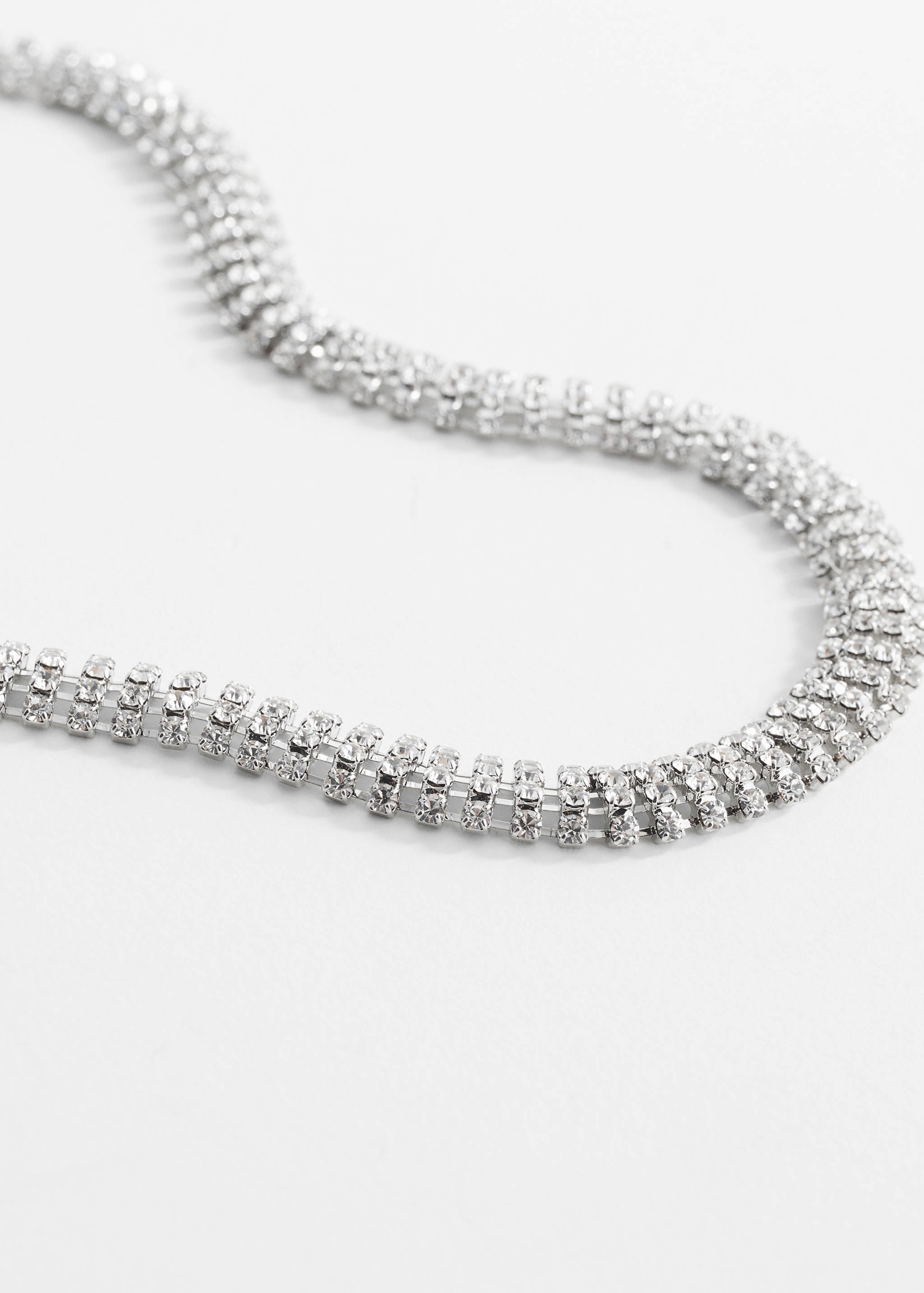 Collier cristaux à facettes - Plan moyen