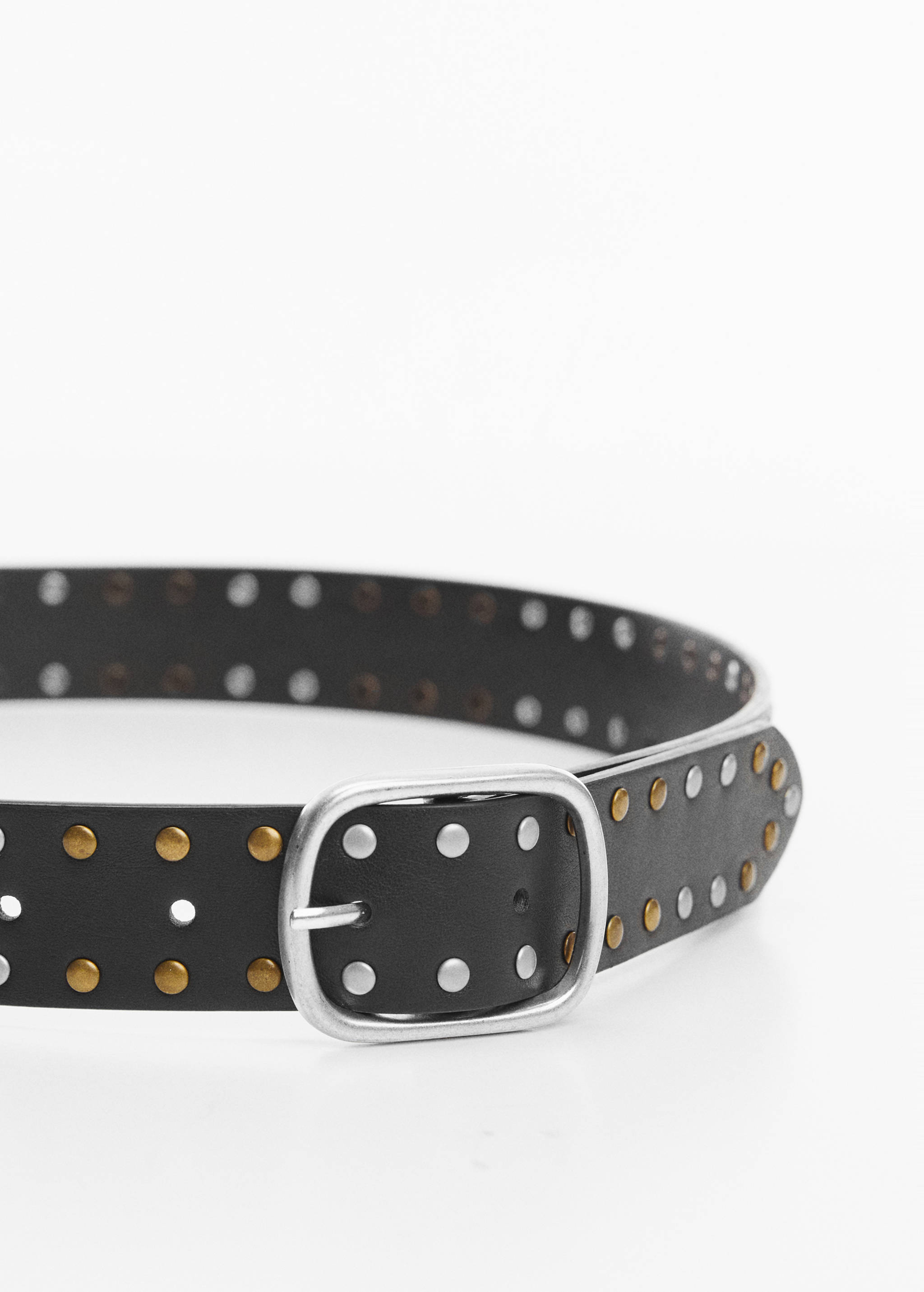 Ceinture cloutée - Plan moyen