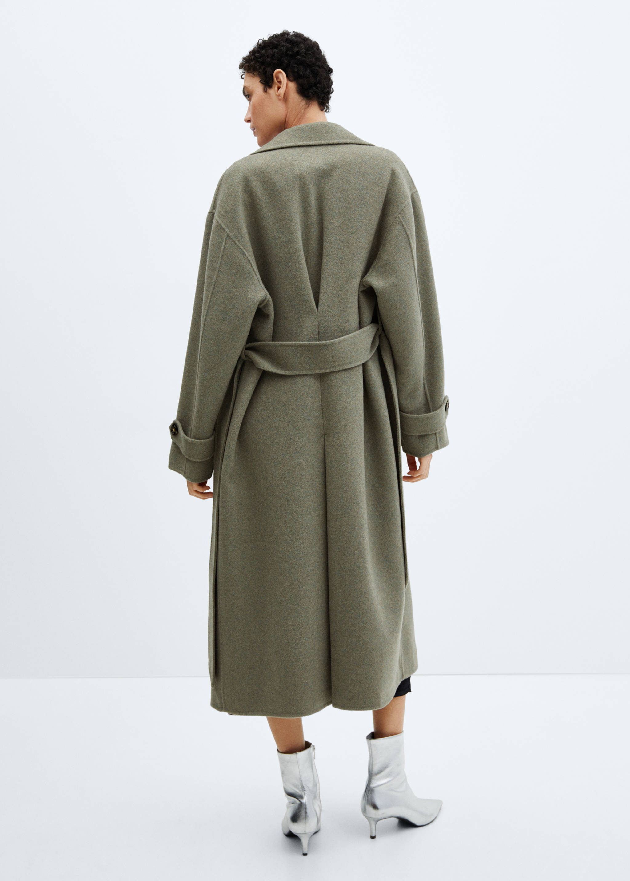 Woollen coat with belt - Reverse of the article