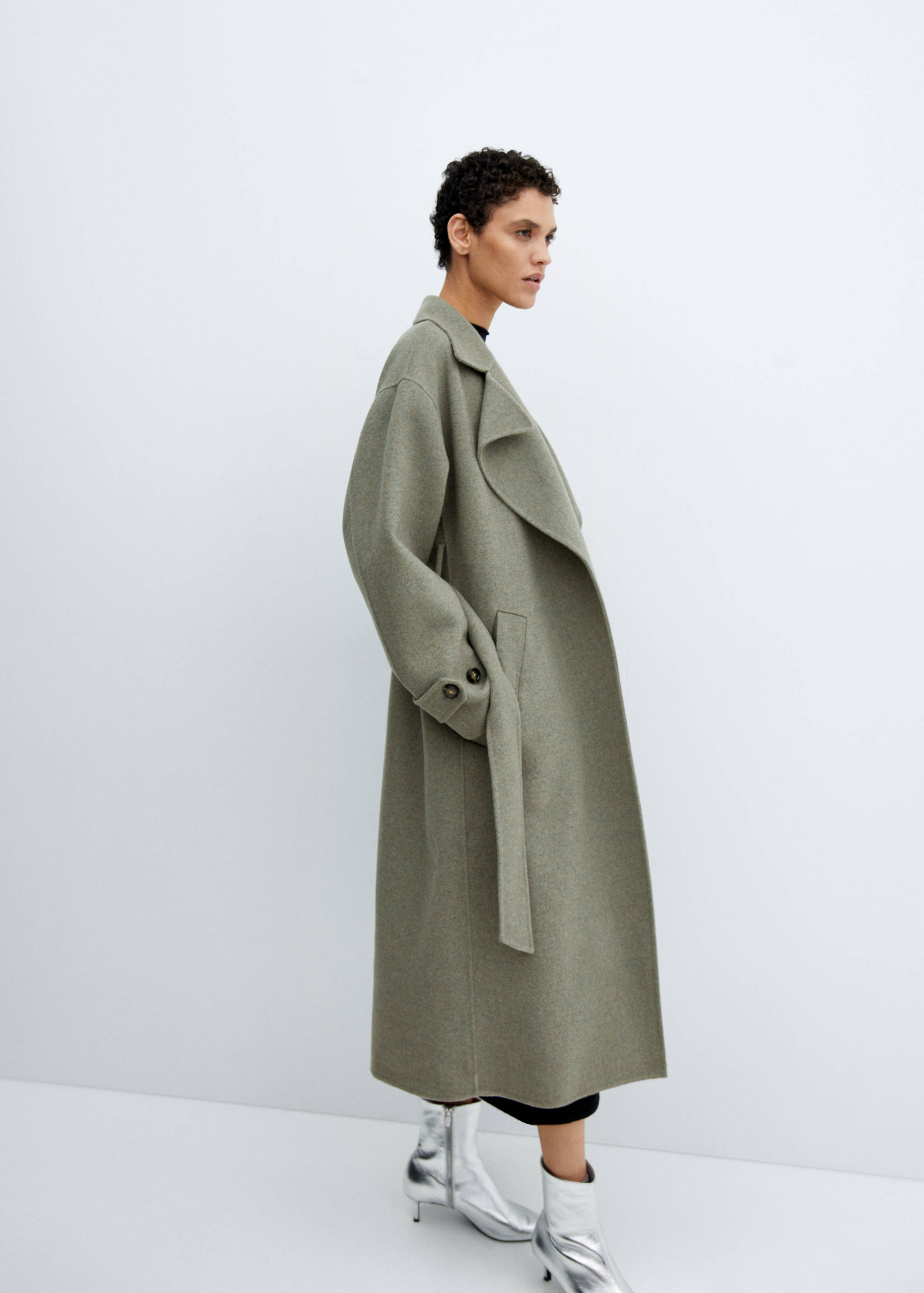 Woollen coat with belt - Details of the article 2