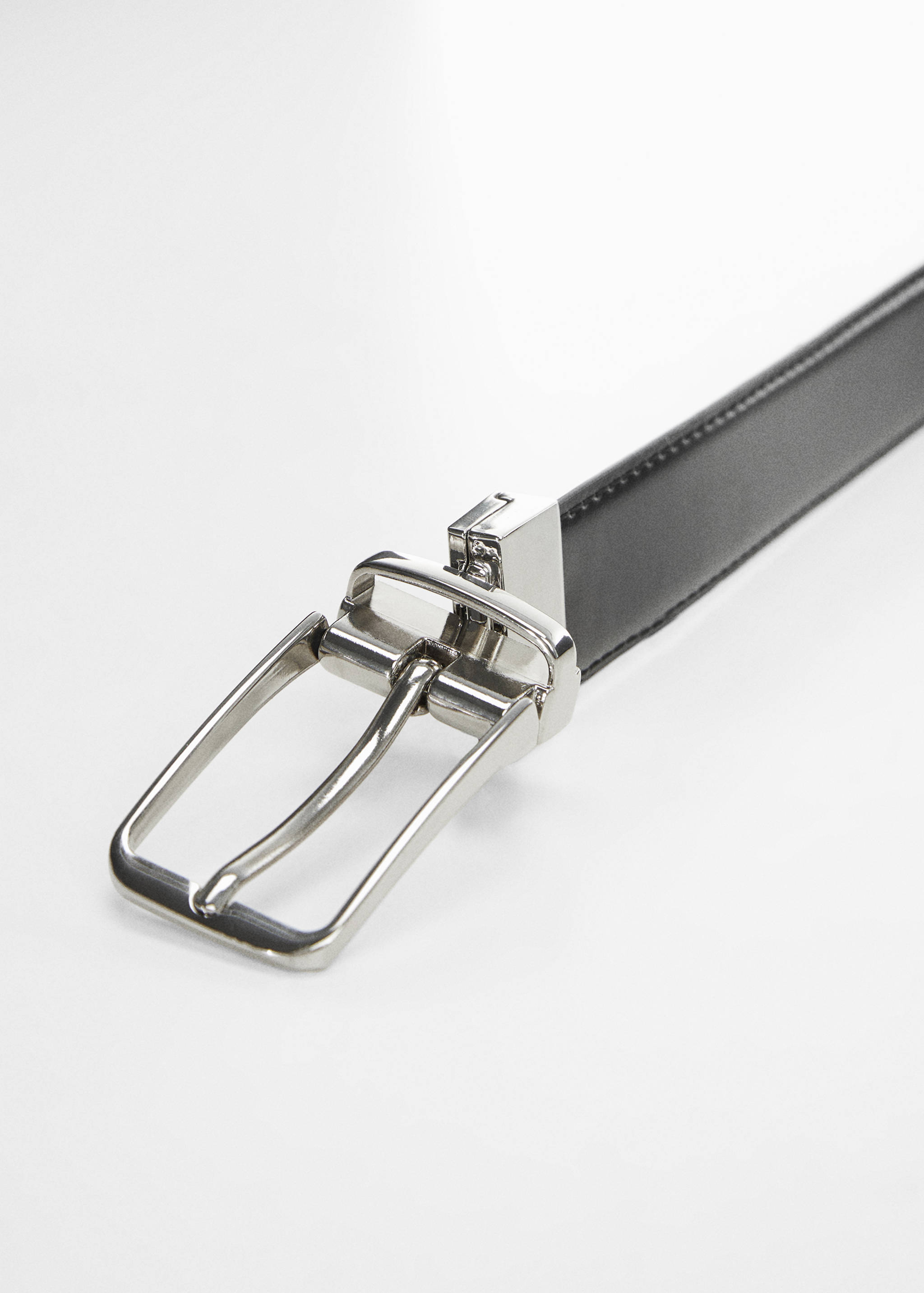 Leather reversible belt - Details of the article 2