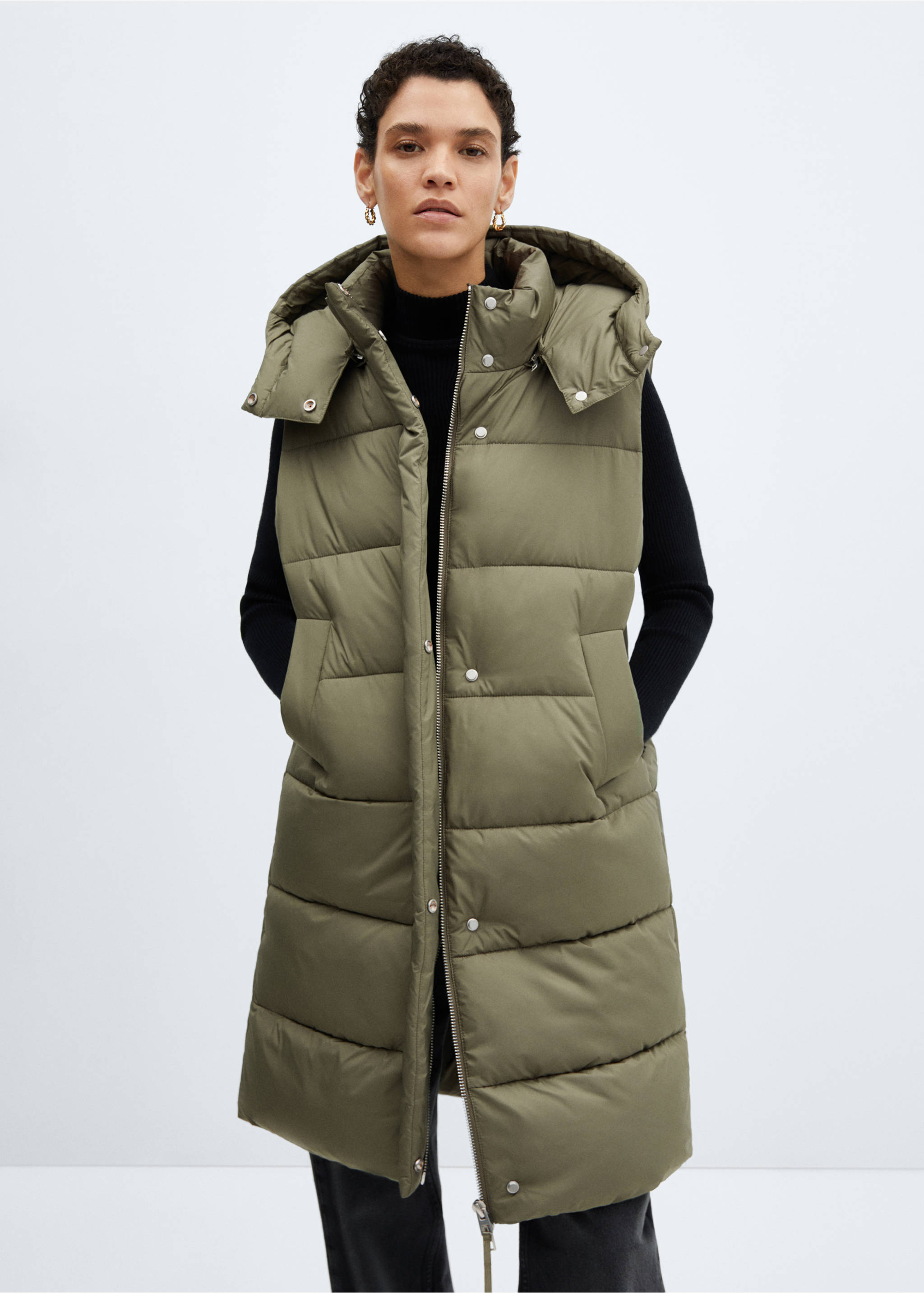 Quilted gilet with hood - Medium plane, Khaki. Ref: 67033263-00.