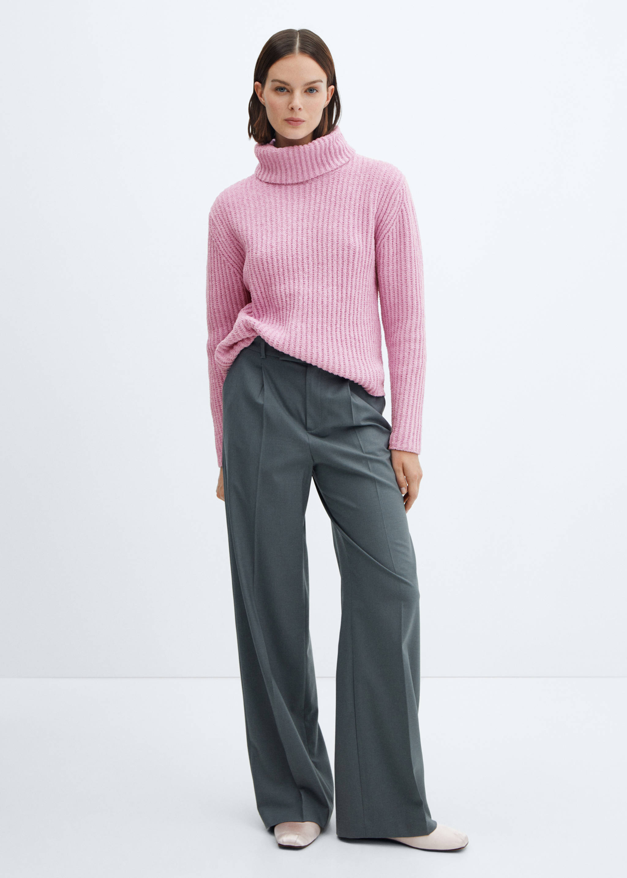 Turtleneck knitted sweater - General plane
