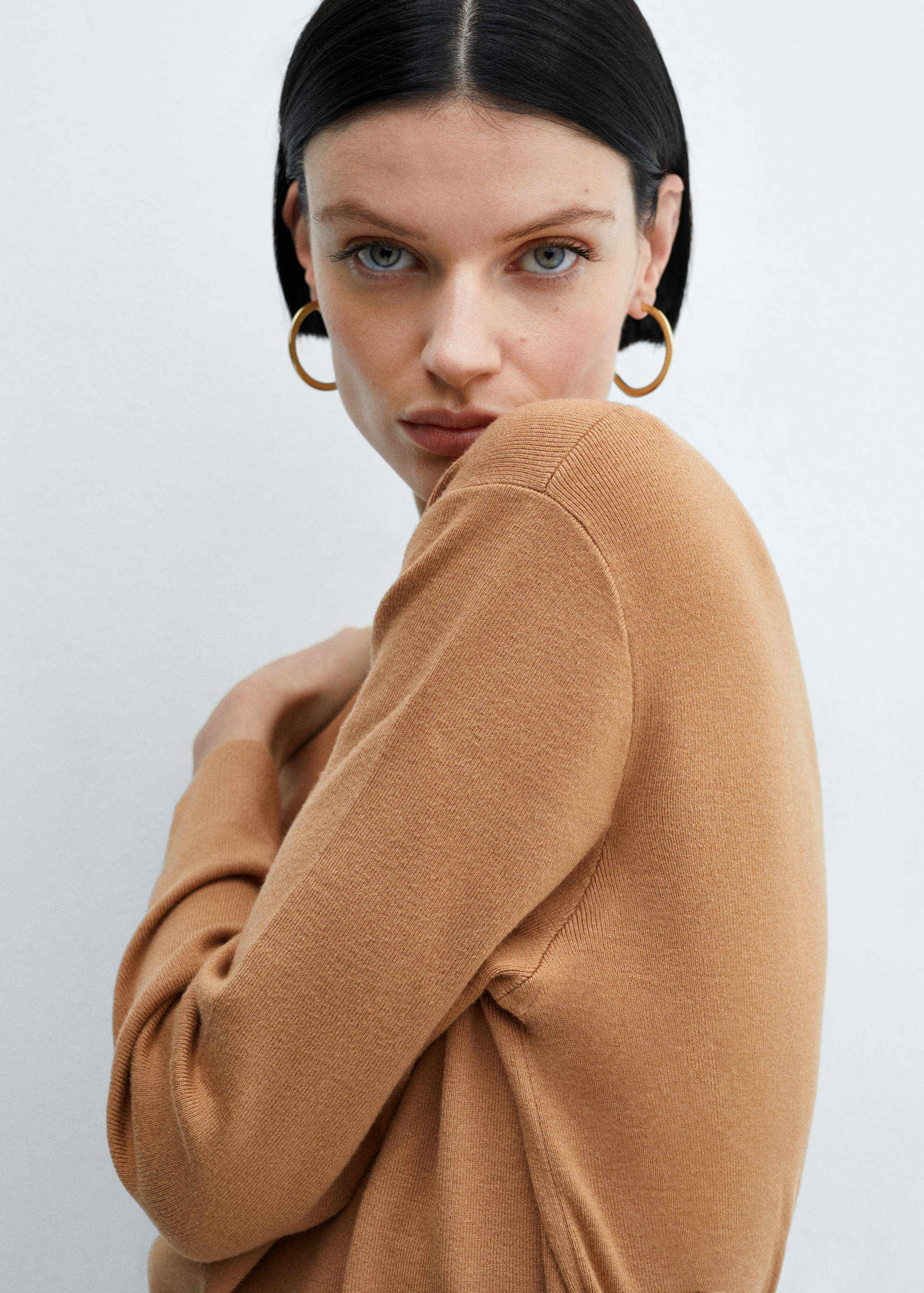 Round-neck knitted sweater - Details of the article 1