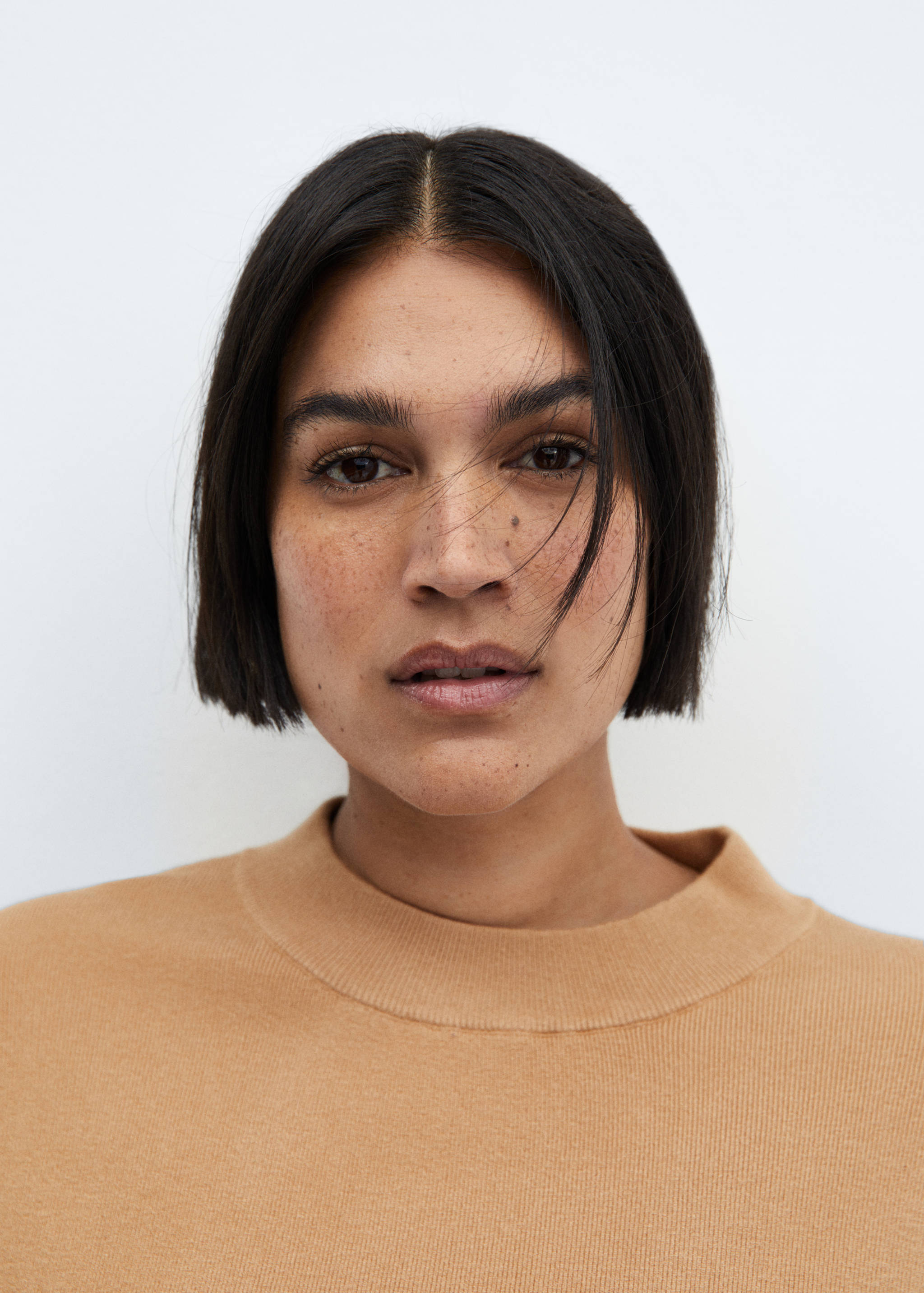 Round-neck knitted sweater - Details of the article 4