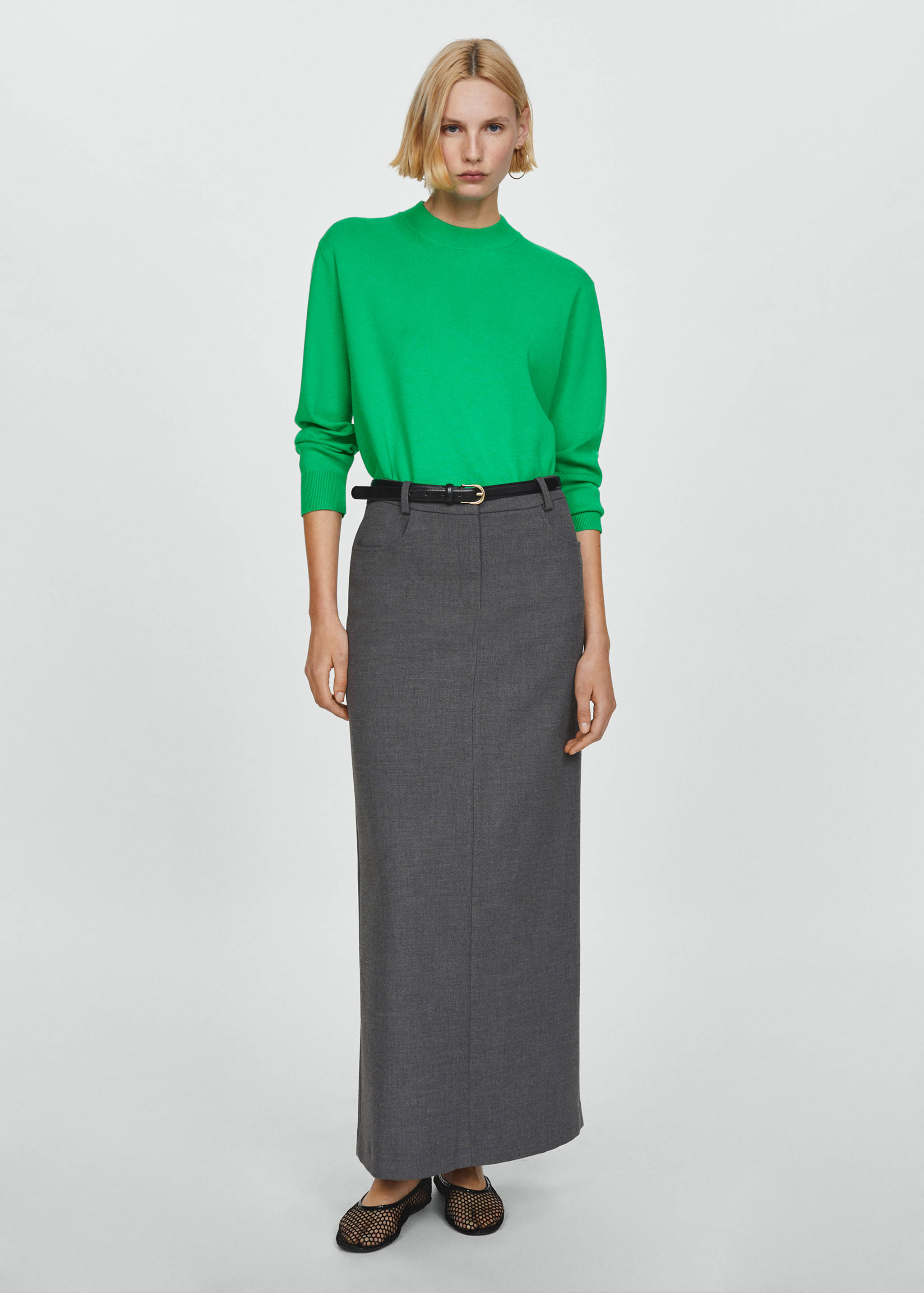 Round-neck knitted sweater - General plane