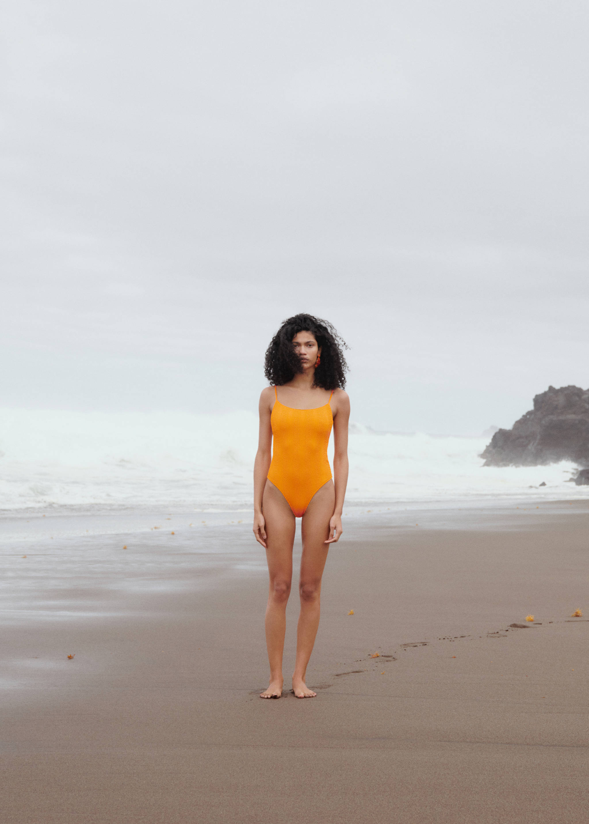 Textured swimsuit - Details of the article 3, Orange. Ref: 67034018-00.