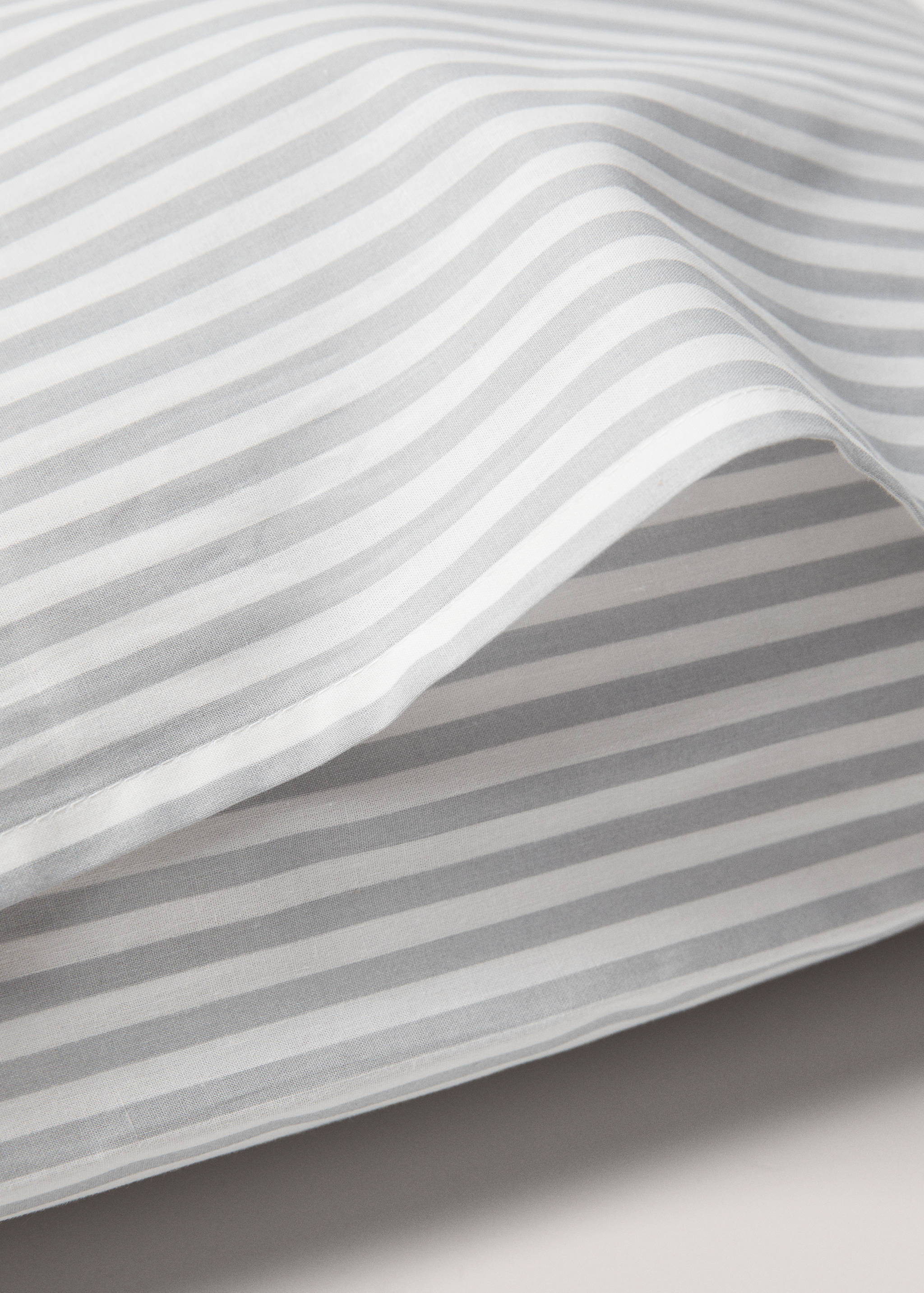 Povlak na polštář s proužky bavlna 50 x 75 cm - Detail zboží 2