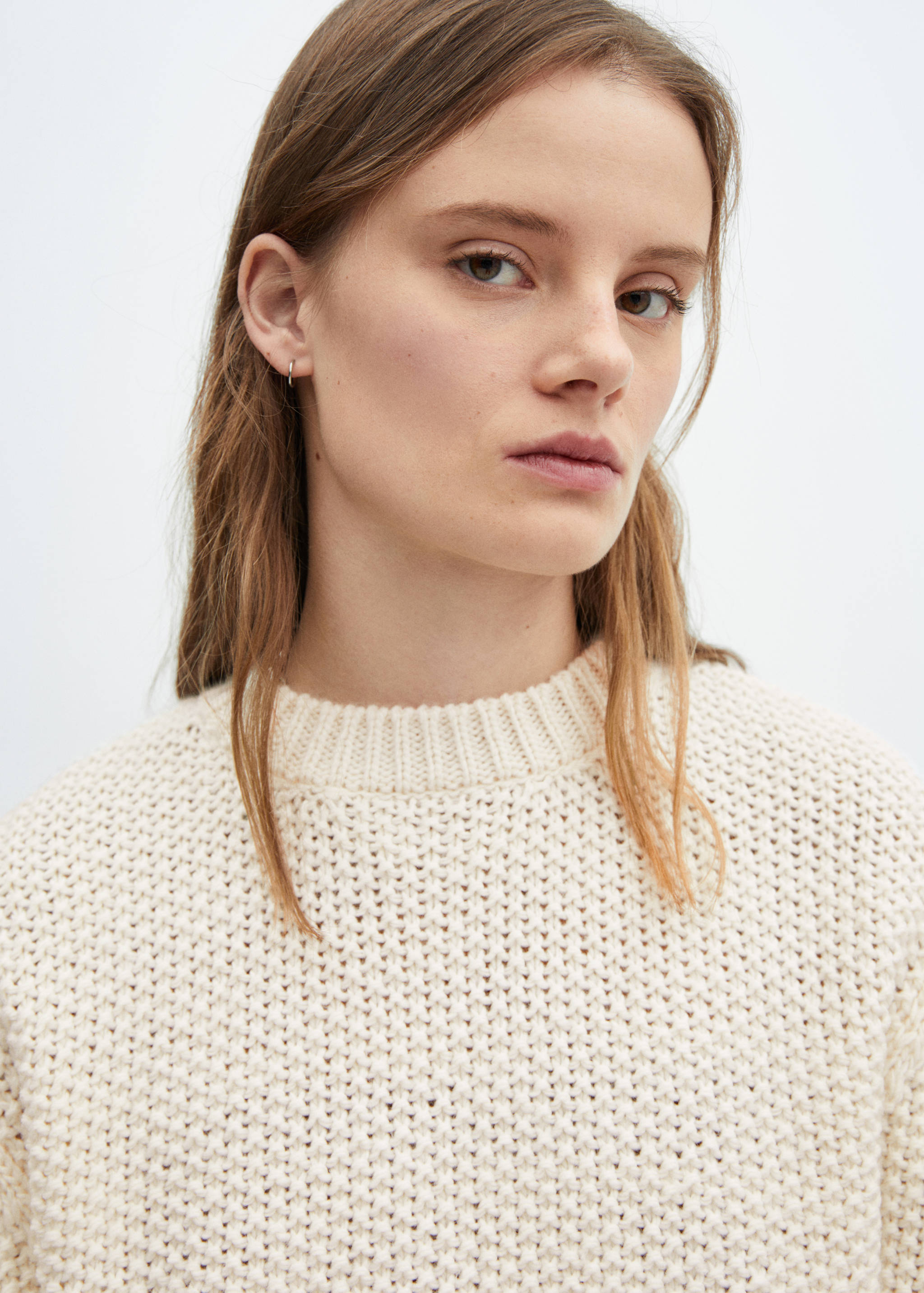 Round-neck knitted sweater - Details of the article 1
