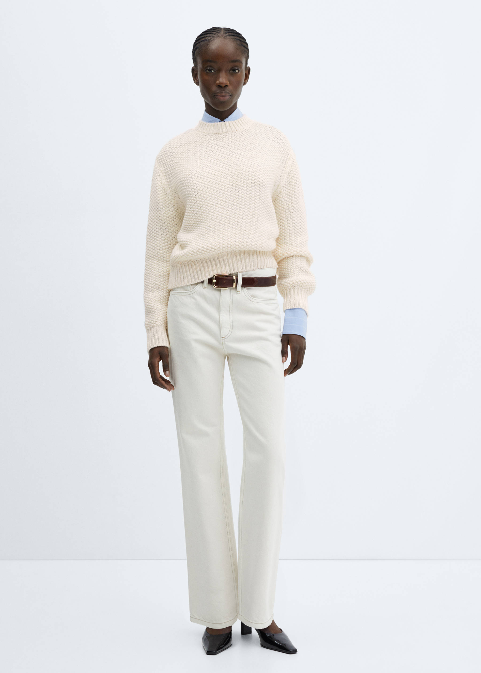 Round-neck knitted sweater - General plane
