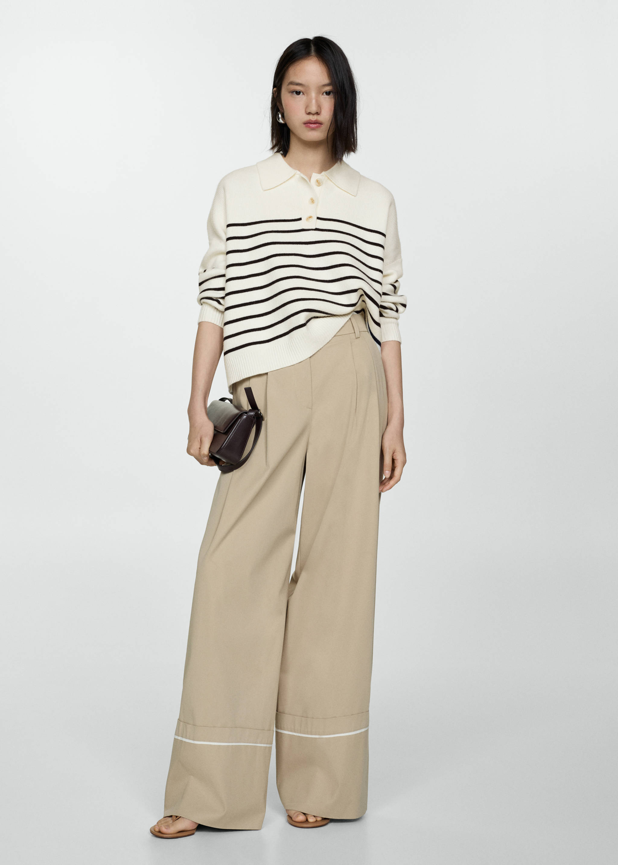 Вязаный джемпер с пуговицами - Общий план