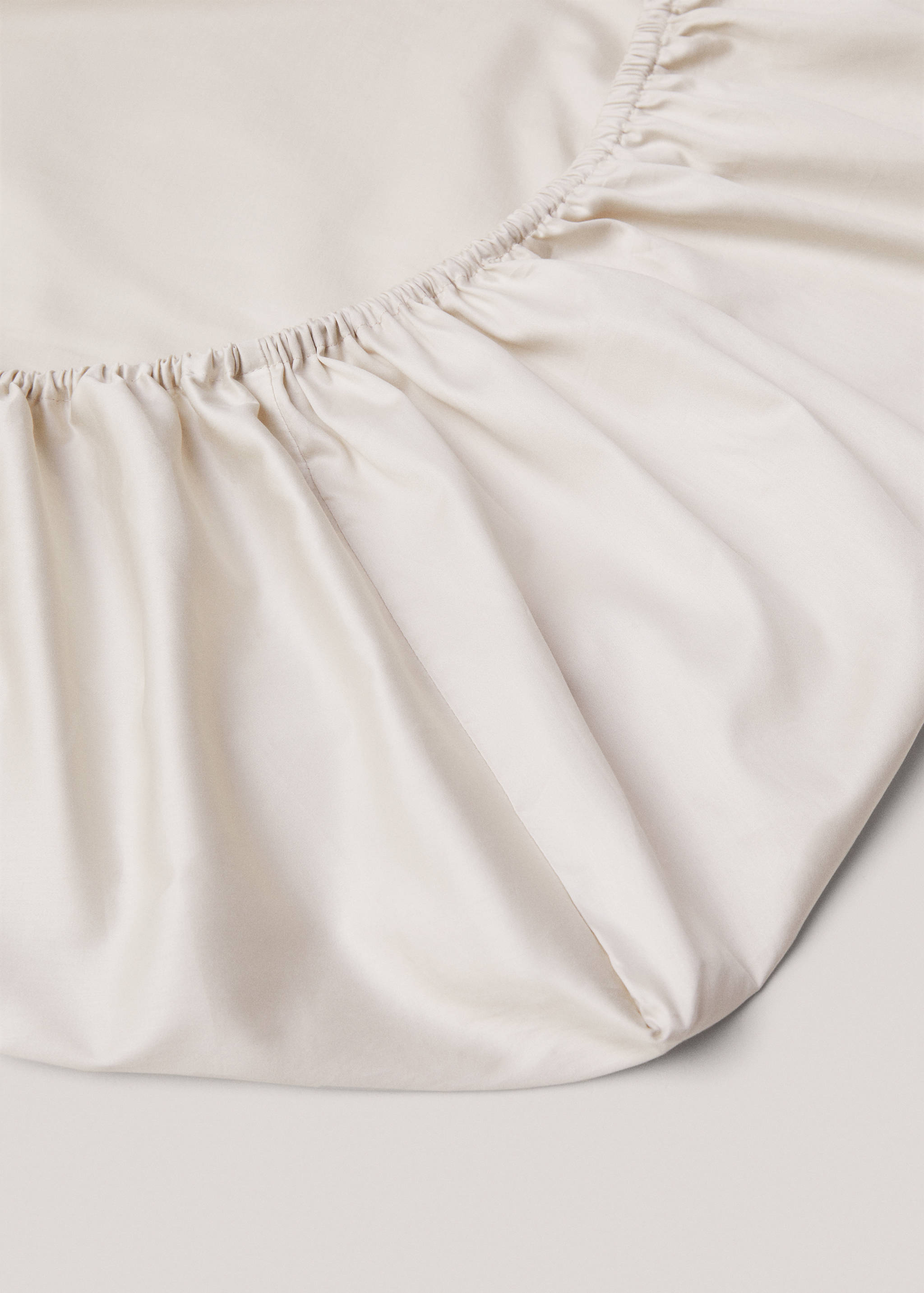 Satin fitted sheet for king bed - Details of the article 1