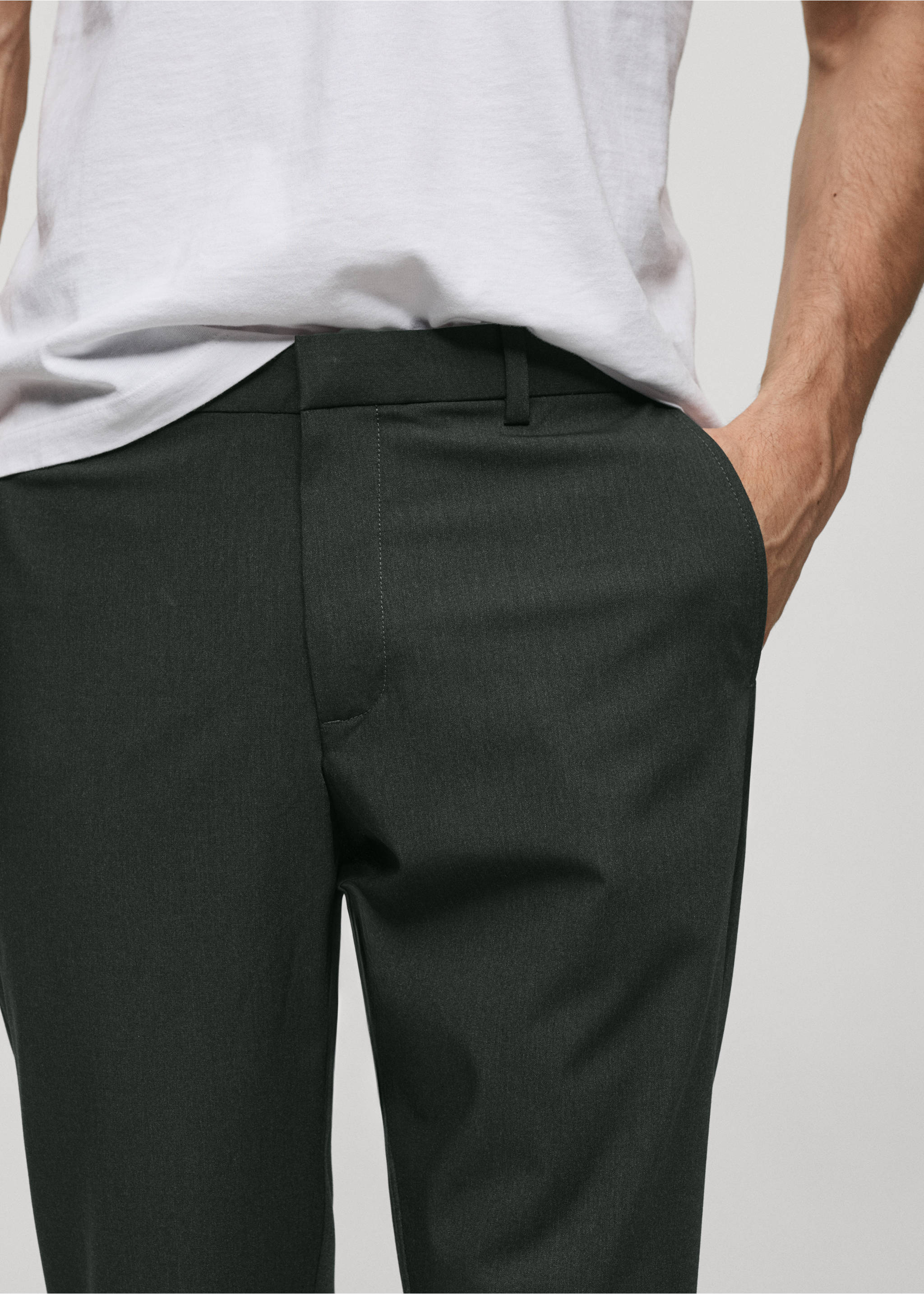 Pantalón slim fit stretch - Detalle del artículo 1, Verde oscuro. Ref: 67034440-00.