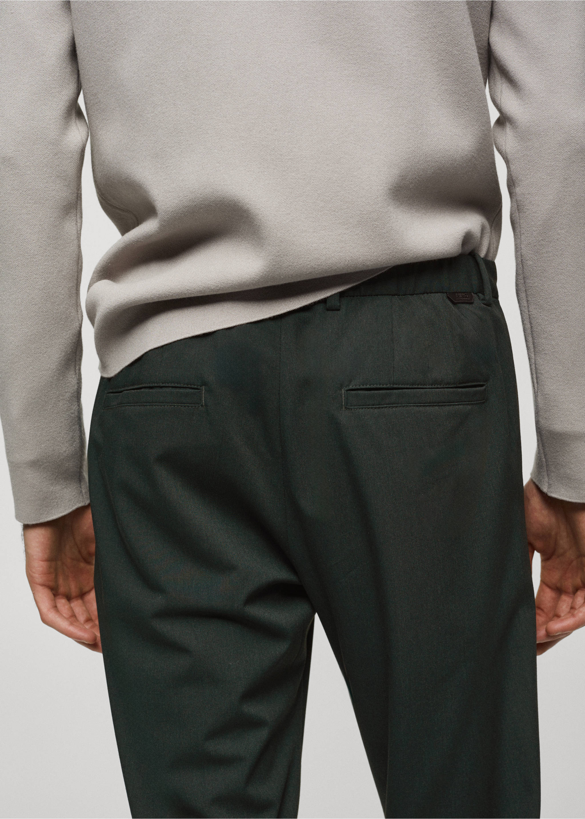 Pantalón slim fit stretch - Detalle del artículo 4, Verde oscuro. Ref: 67034440-00.