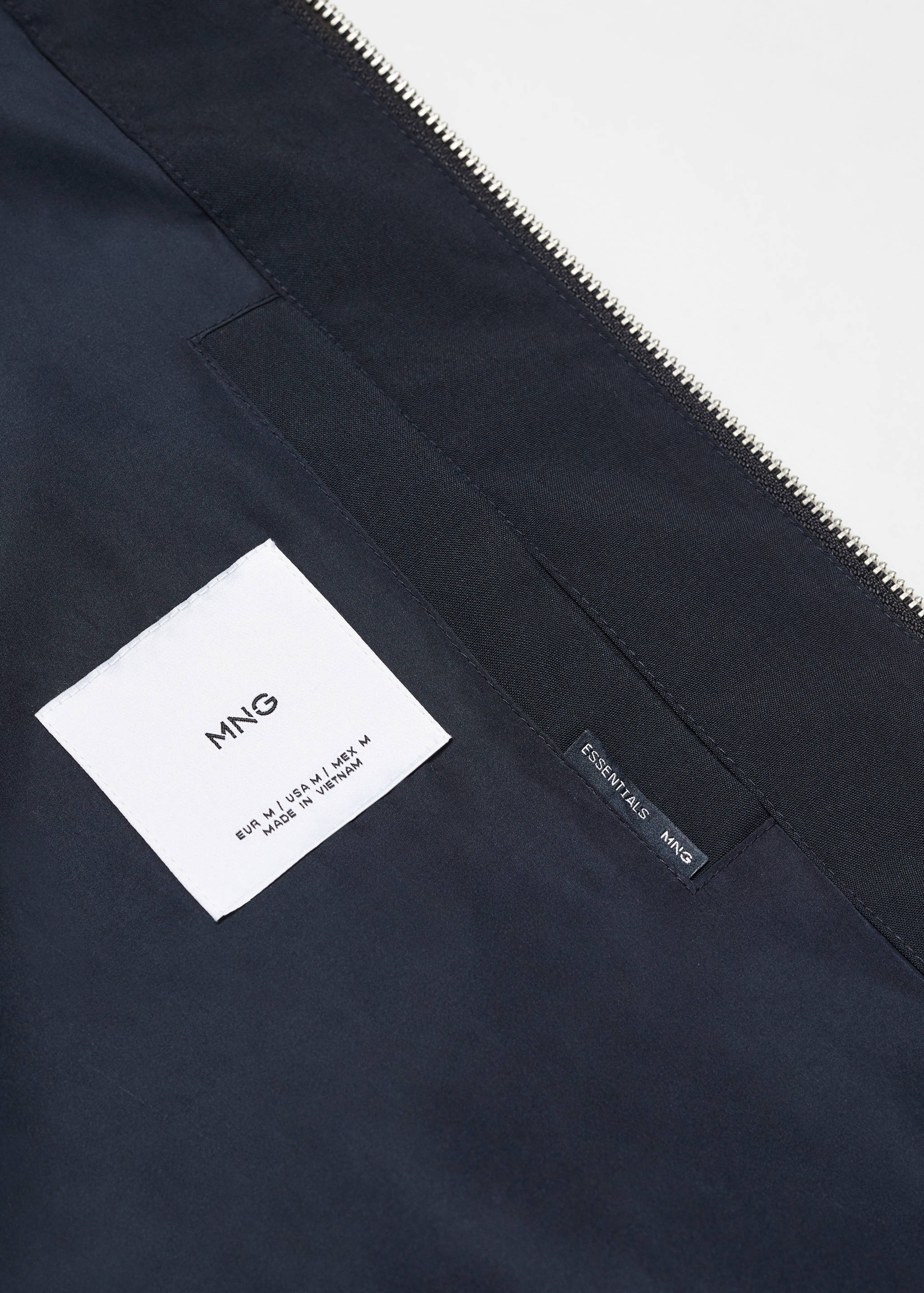 Water-repellent bomber jacket - Details of the article 8