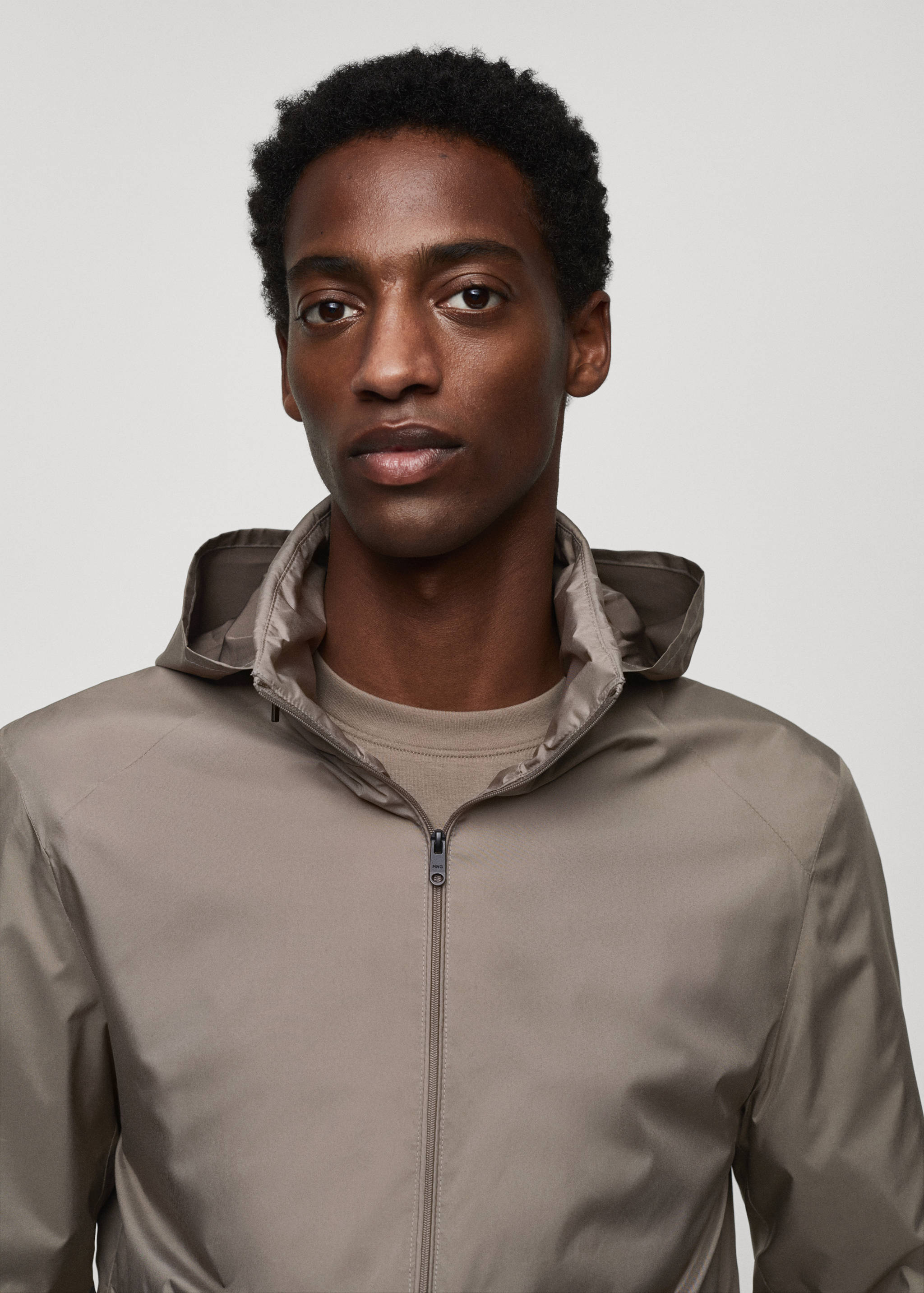 Water-repellent jacket with zip - Details of the article 1