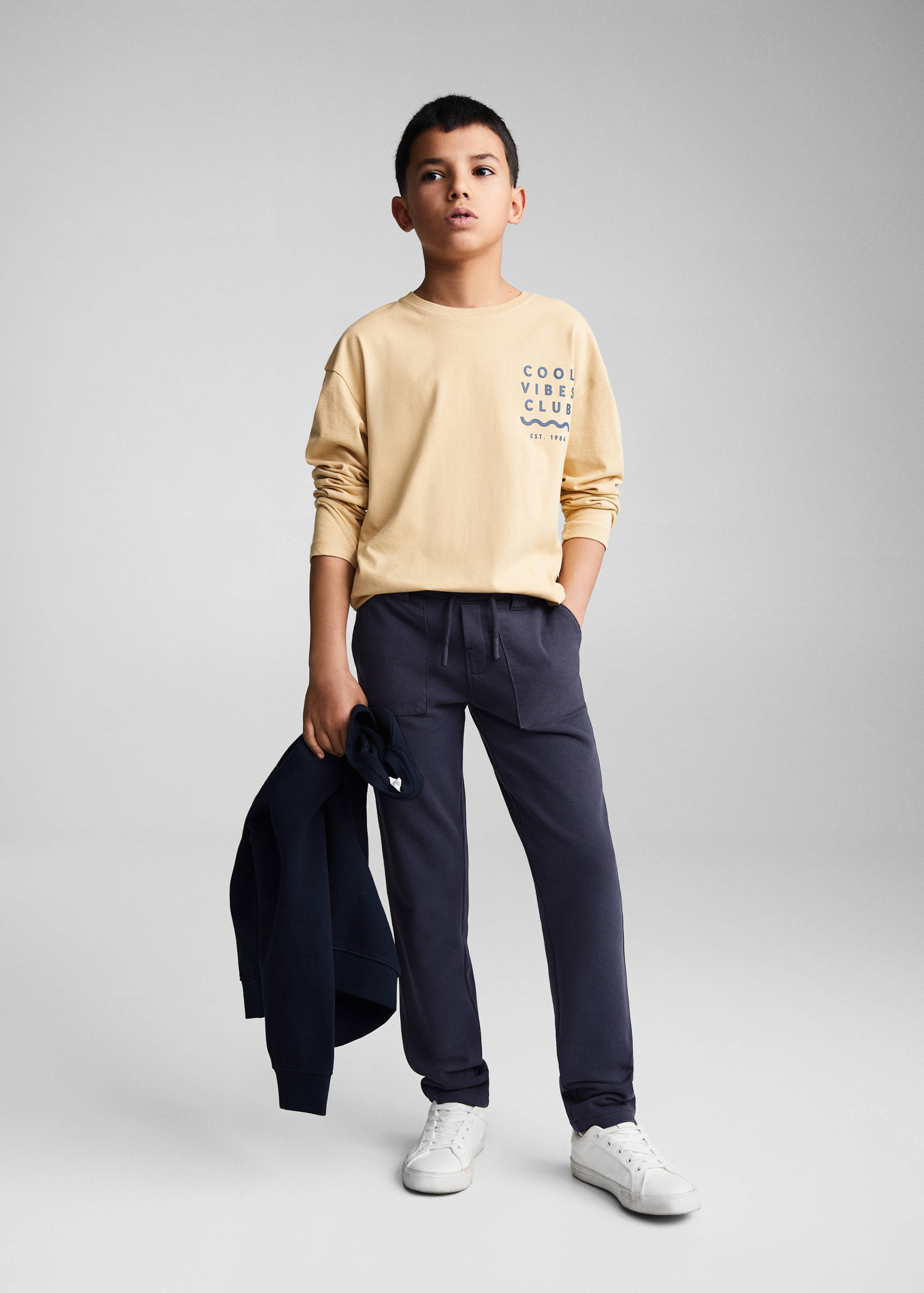 Calças cintura elástica - Plano geral