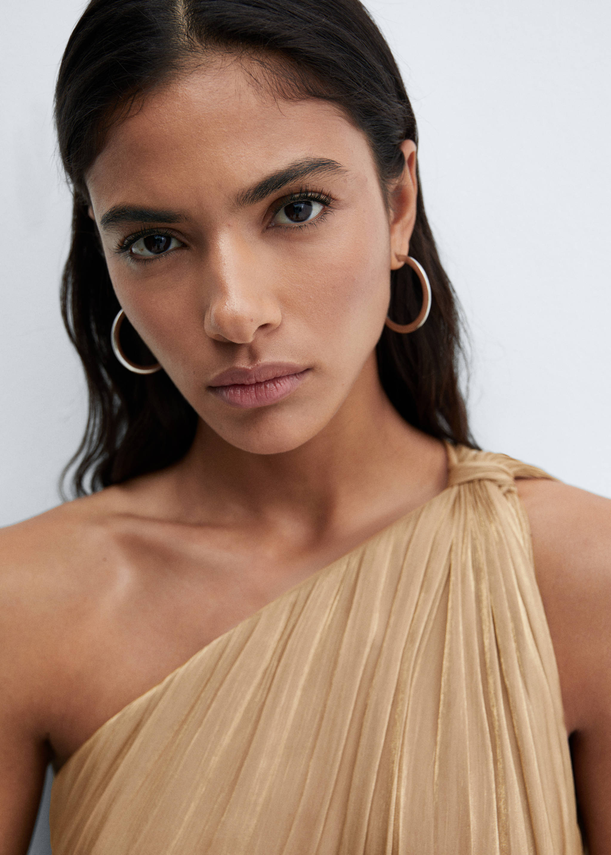 Asymmetrical pleated dress - Details of the article 1