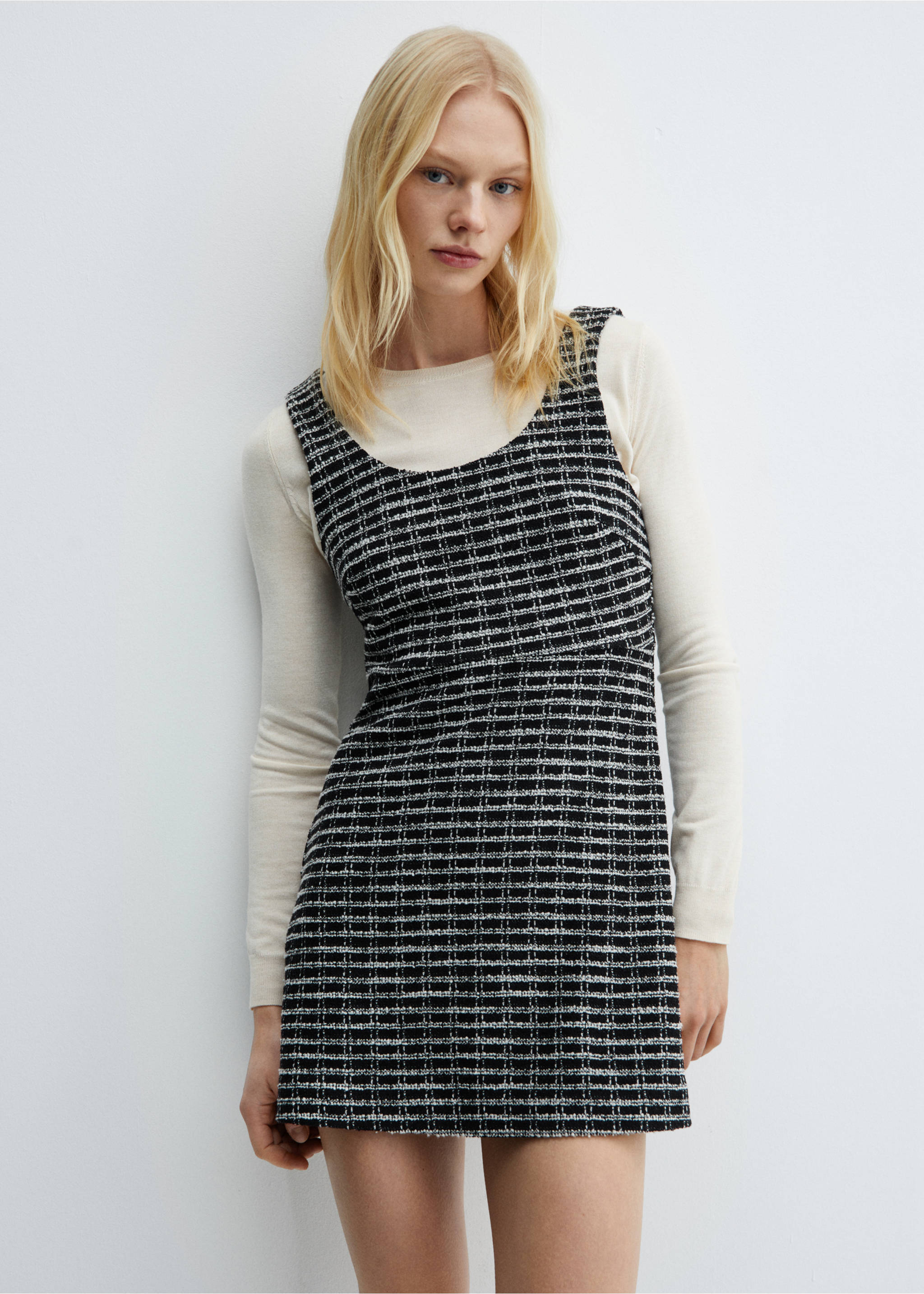 Robe carreaux tweed - Plan moyen, Noir. Ref: 67034791-00.