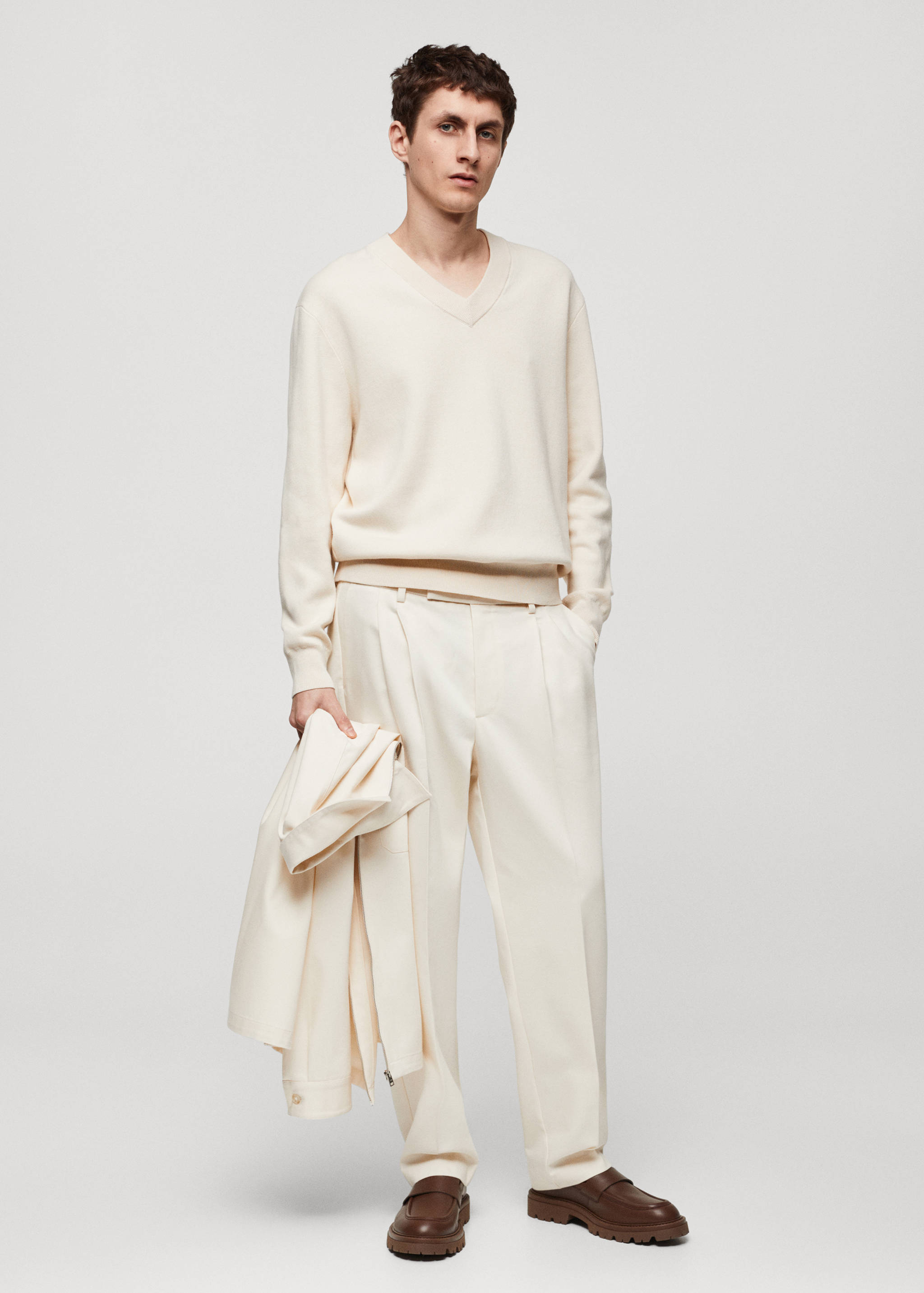 V-neck knit sweater - General plane