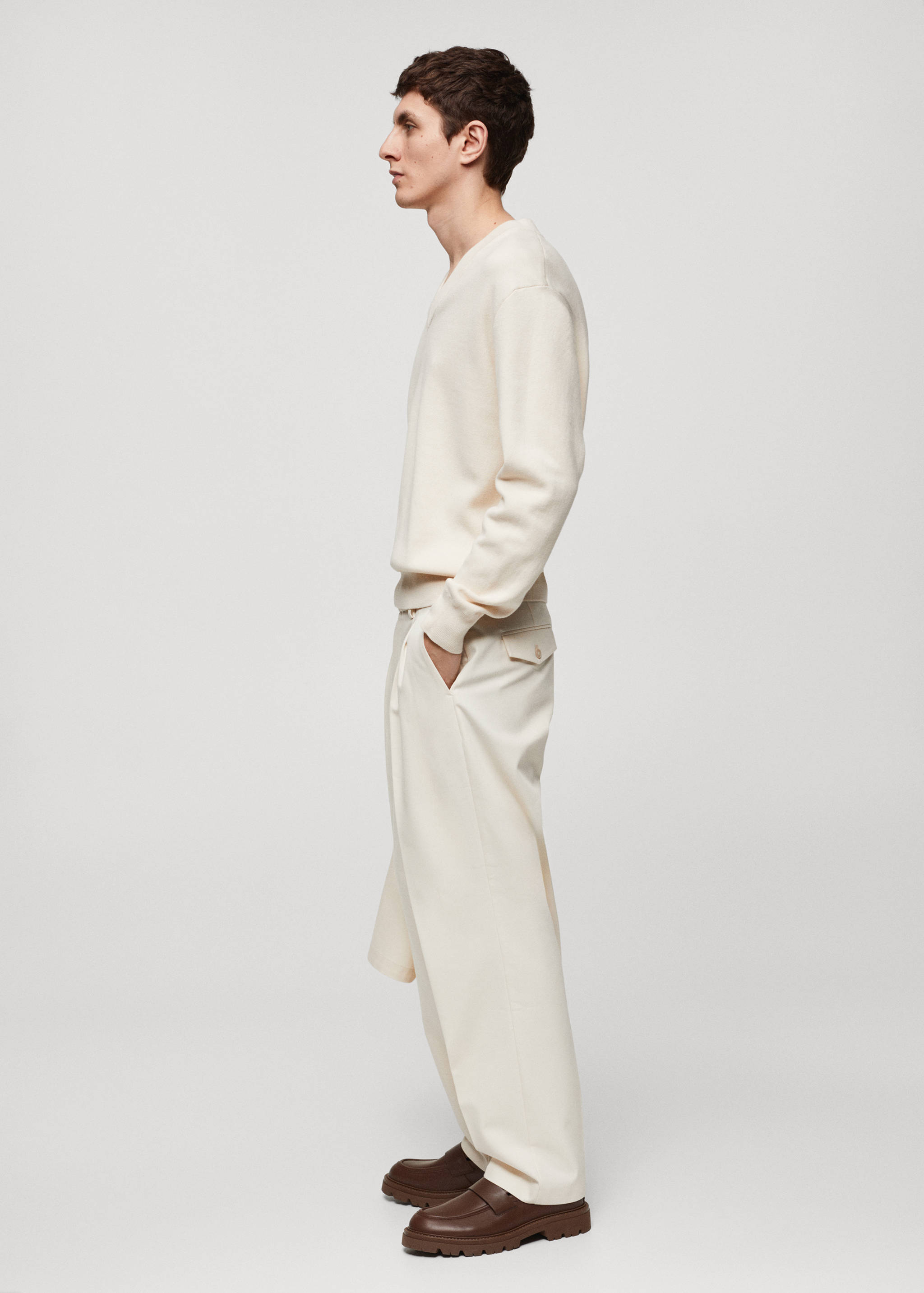 V-neck knit sweater - Details of the article 2