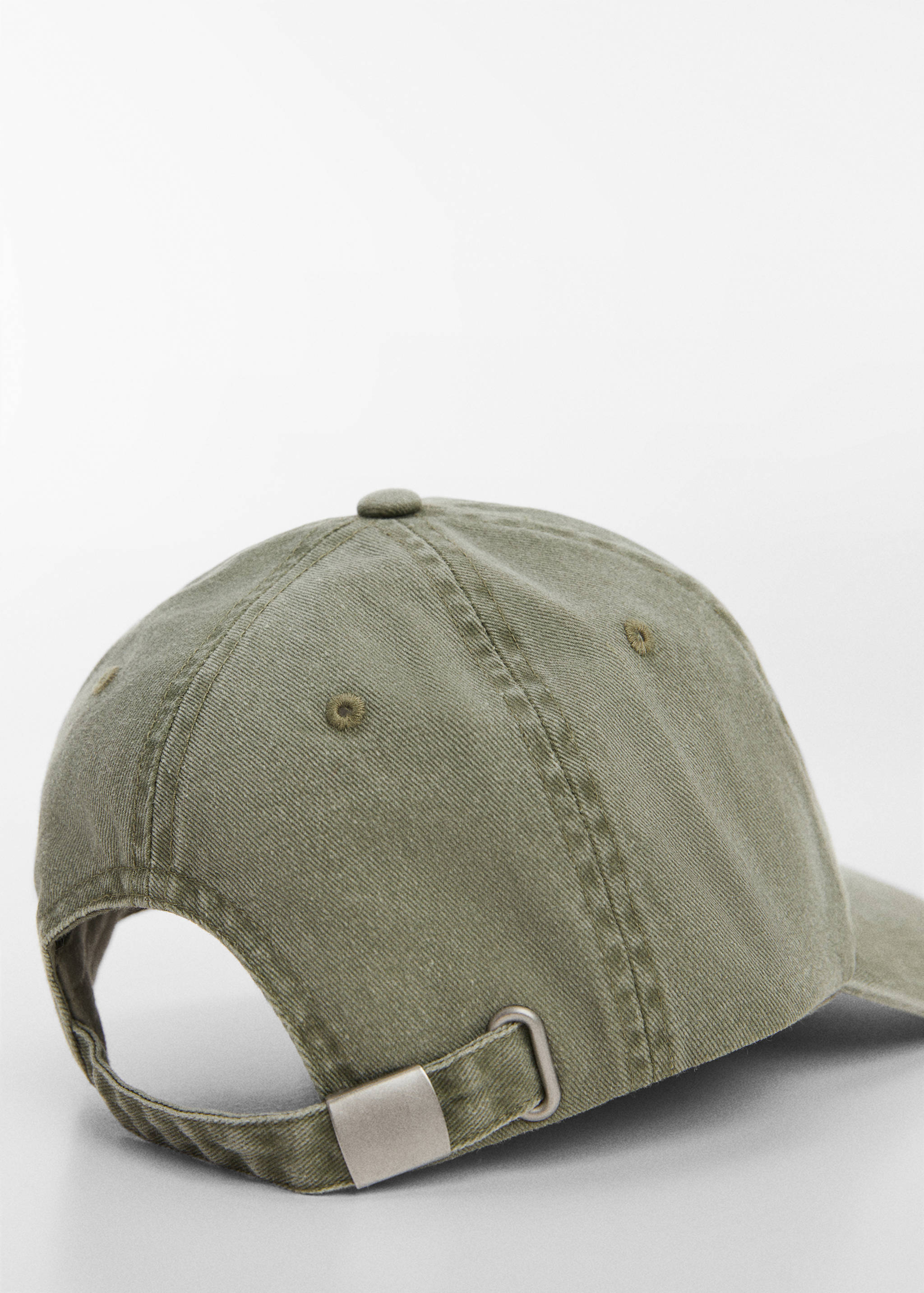 Embroidered message cap - Details of the article 1