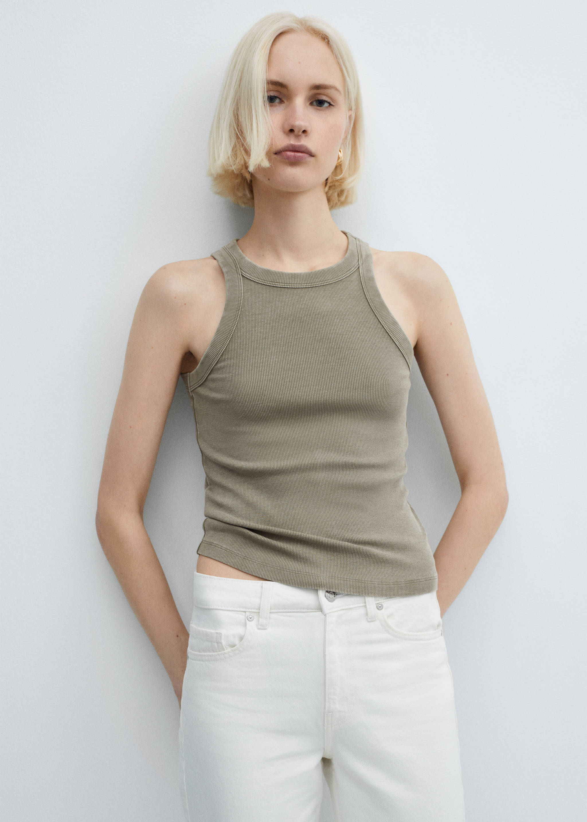 Топ с застиранным эффектом в рубчик из хлопка - Средний план