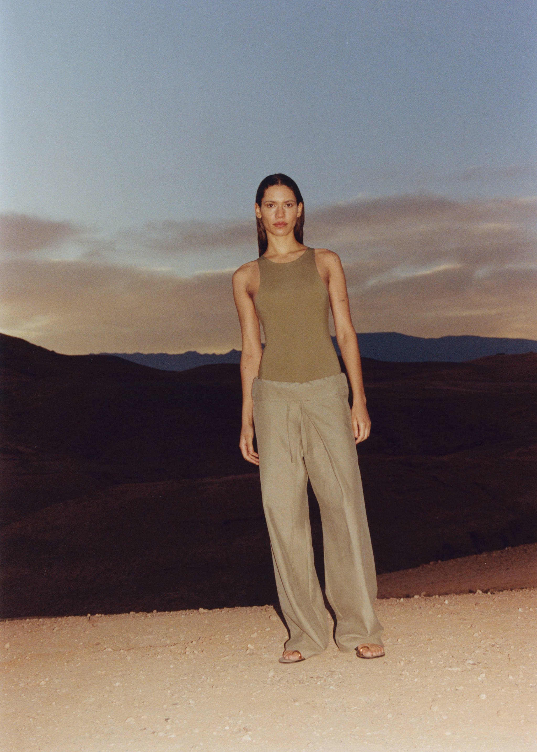 Wide leg pants with turn-up waist - Details of the article 7