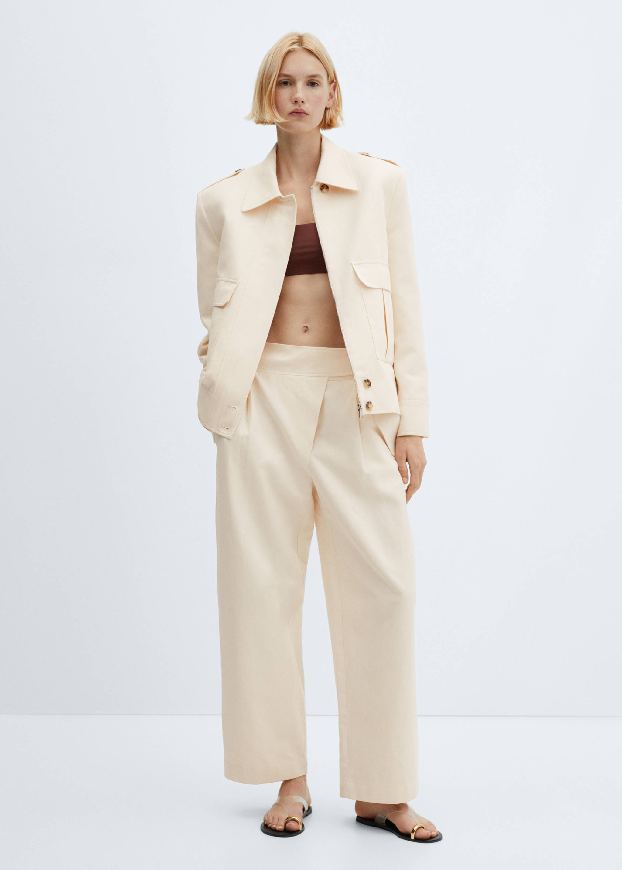 Crossed pleated trousers - General plane