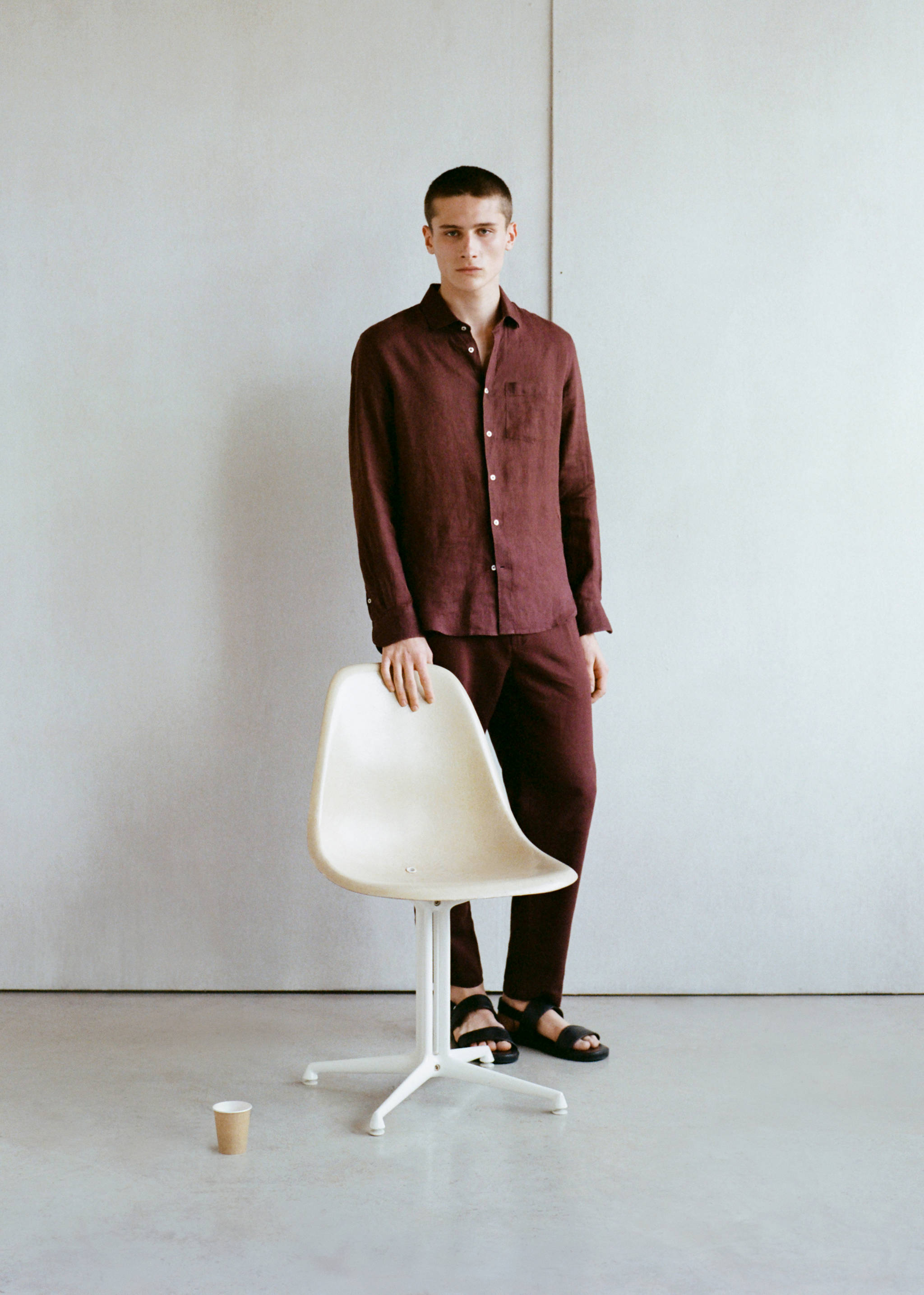 Slim-fit trousers with drawstring - Details of the article 5