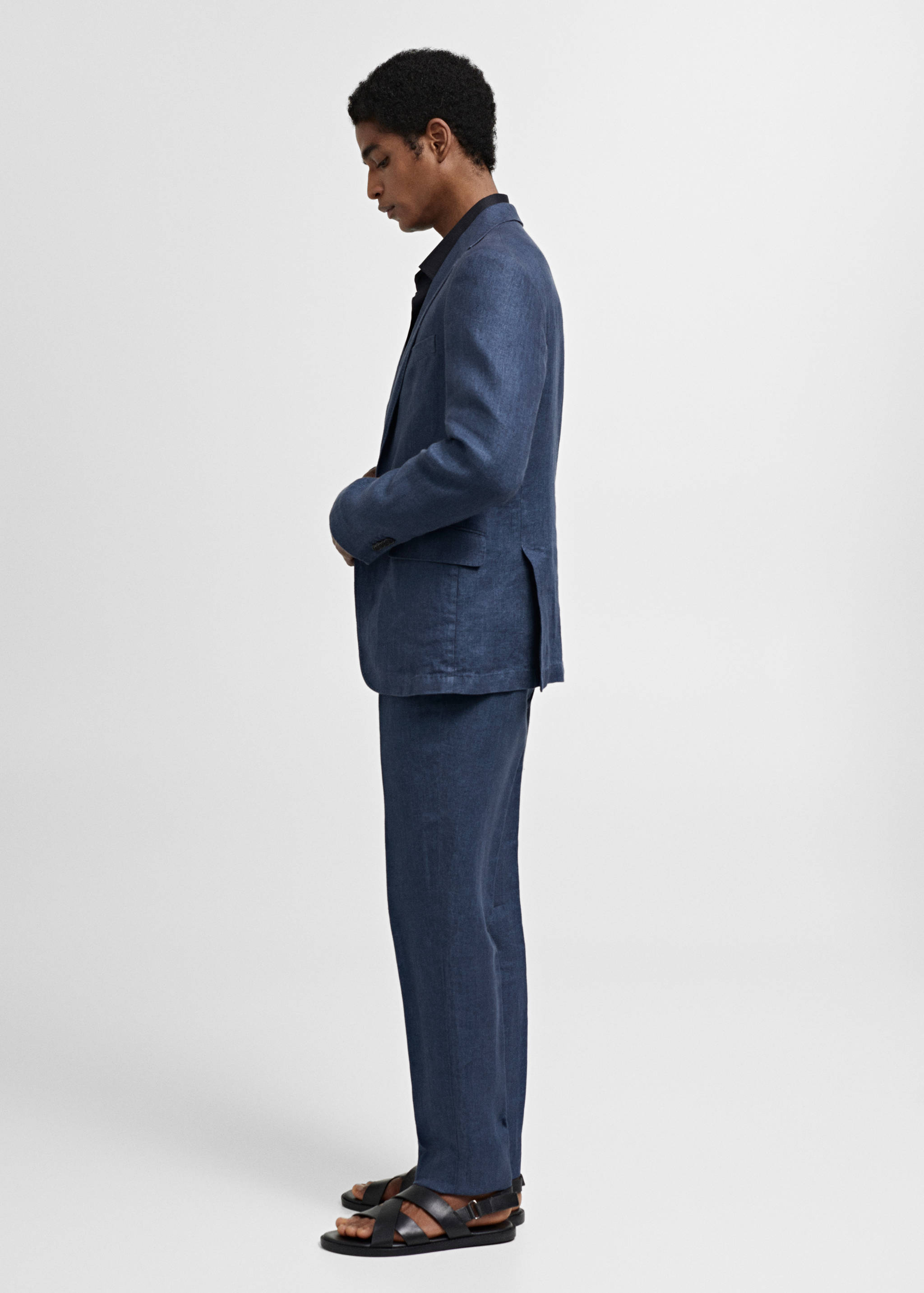 Slim-fit suit jacket in 100% herringbone linen - Details of the article 2